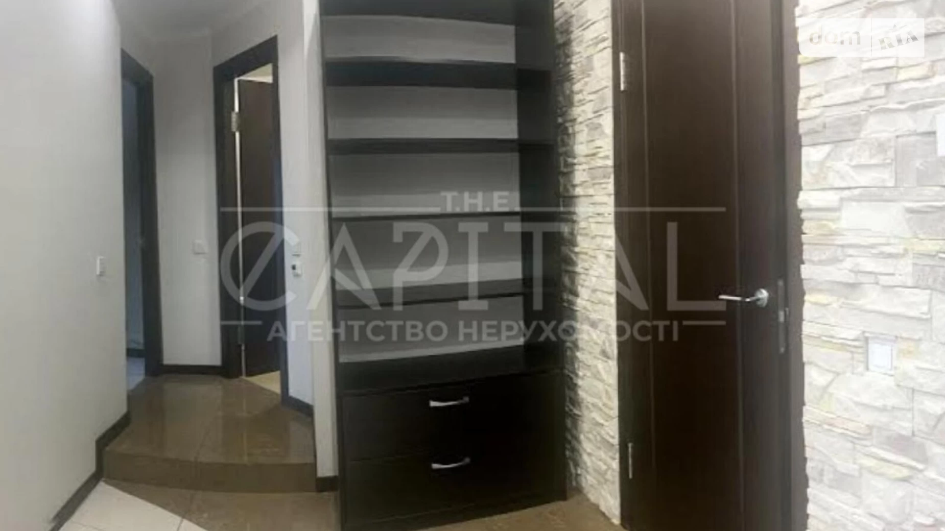 Продается 1-комнатная квартира 59 кв. м в Киеве, ул. Княжий Затон
