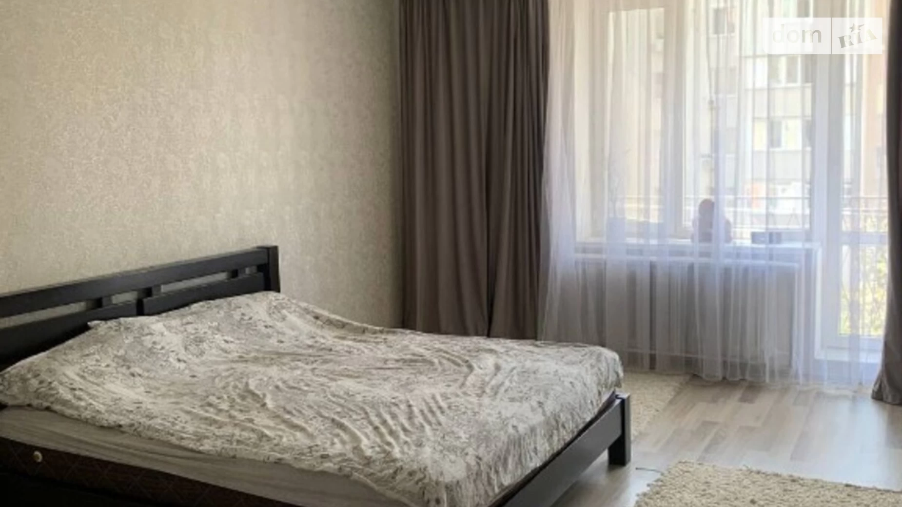 Продається 2-кімнатна квартира 70 кв. м у Одесі, вул. Академіка Сахарова