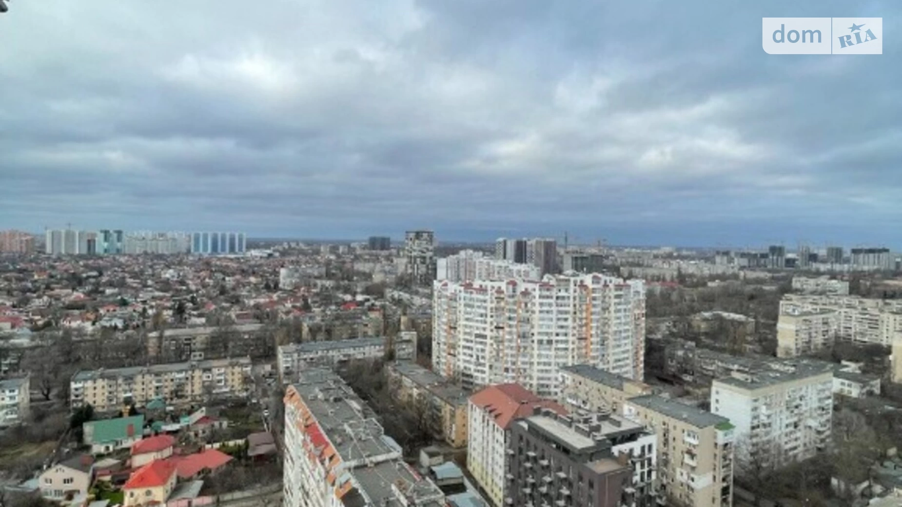 Продается 3-комнатная квартира 109 кв. м в Одессе, ул. Педагогическая, 23
