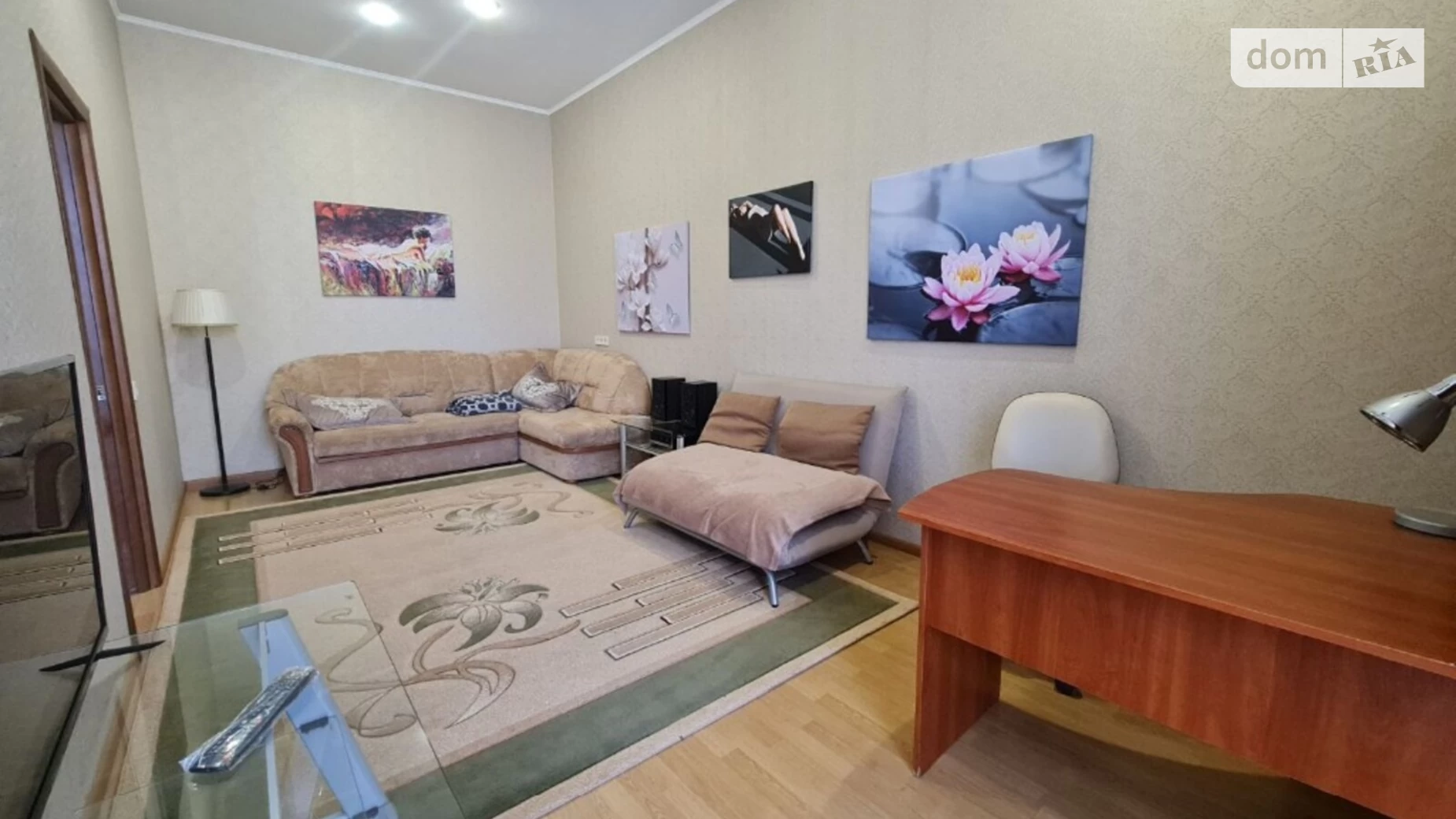 Продается 2-комнатная квартира 55 кв. м в Одессе, ул. Пушкинская, 8