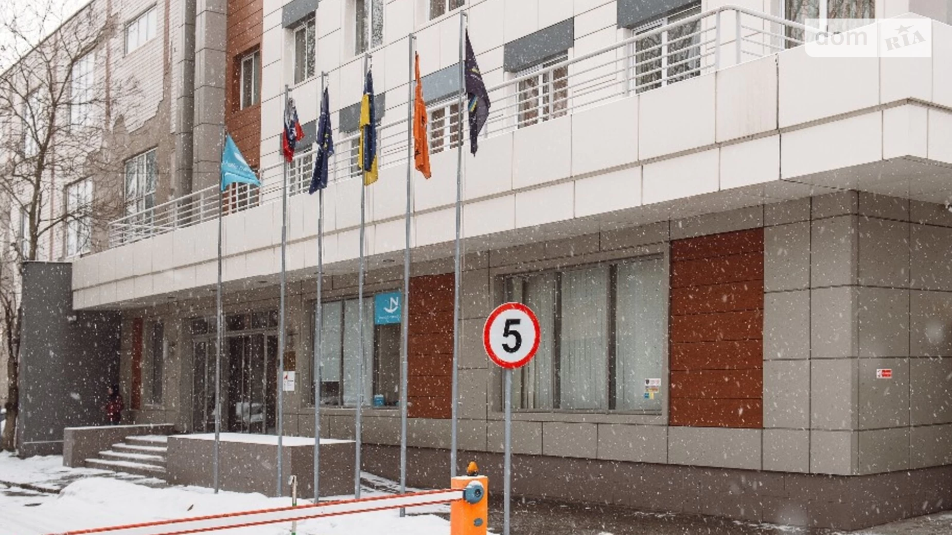Сдается в аренду офис 102 кв. м в бизнес-центре, цена: 408 $ - фото 4