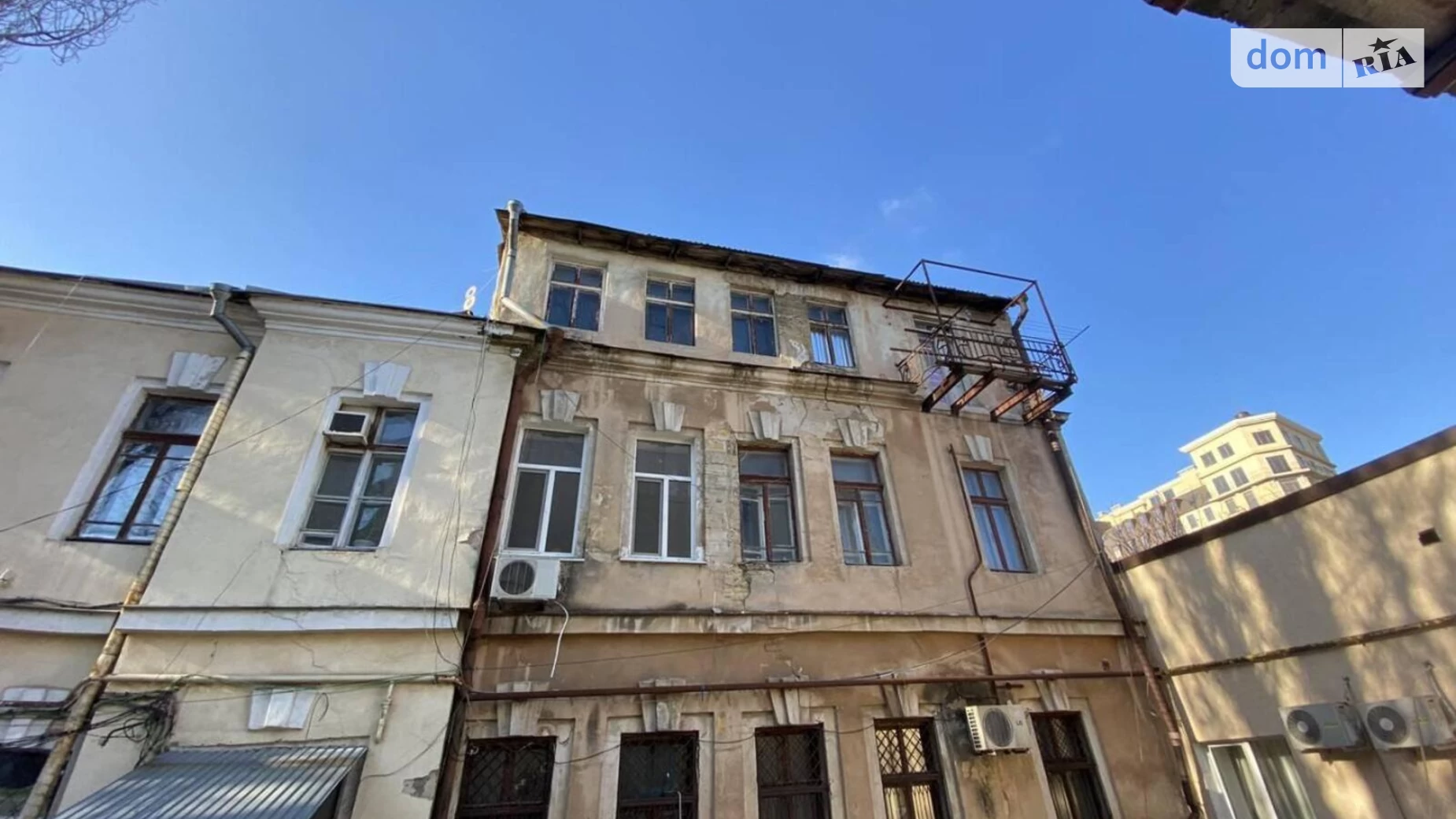 Продается 3-комнатная квартира 79.4 кв. м в Одессе, ул. Екатерининская