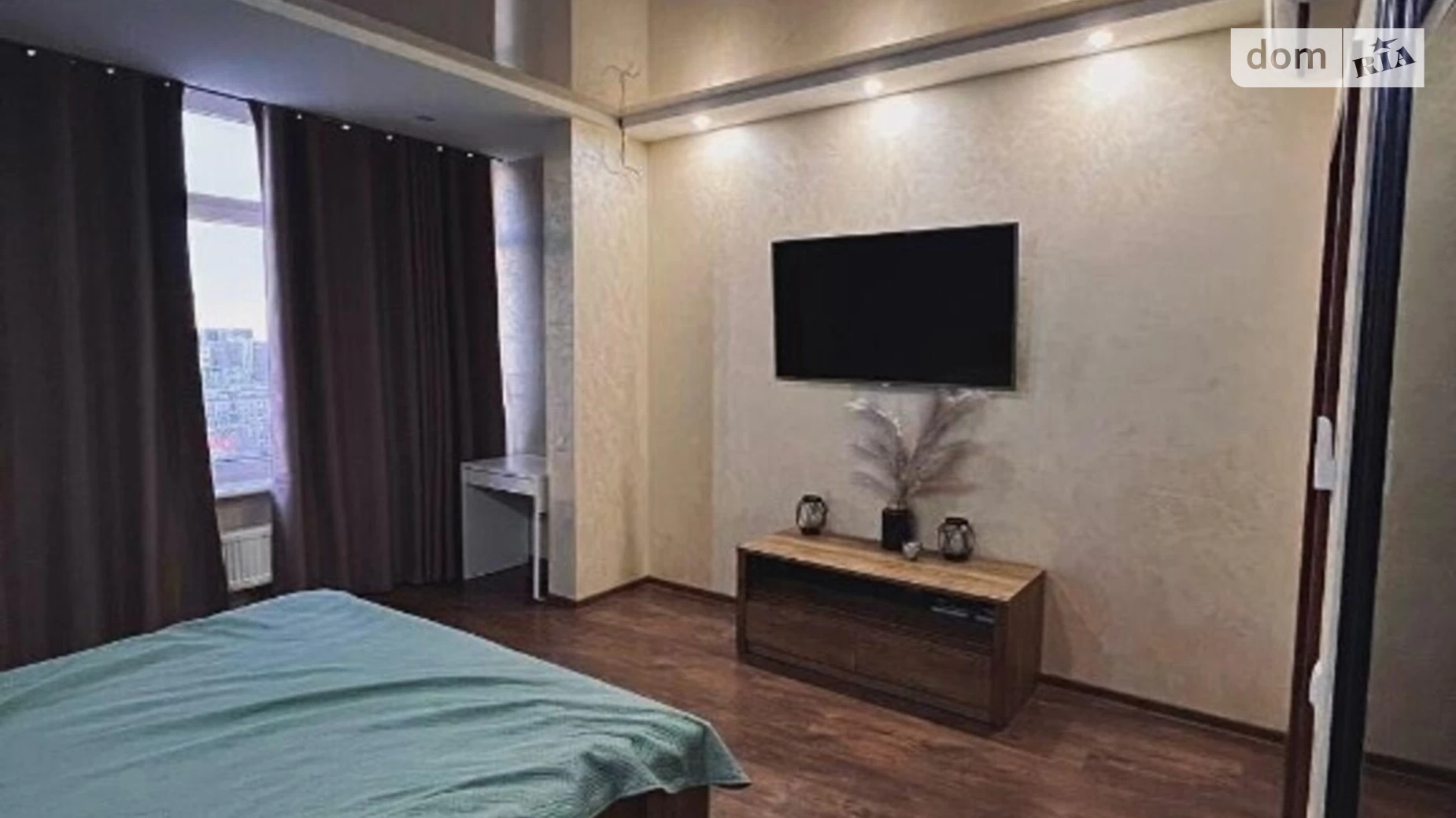 Продается 1-комнатная квартира 47 кв. м в Одессе, ул. Каманина