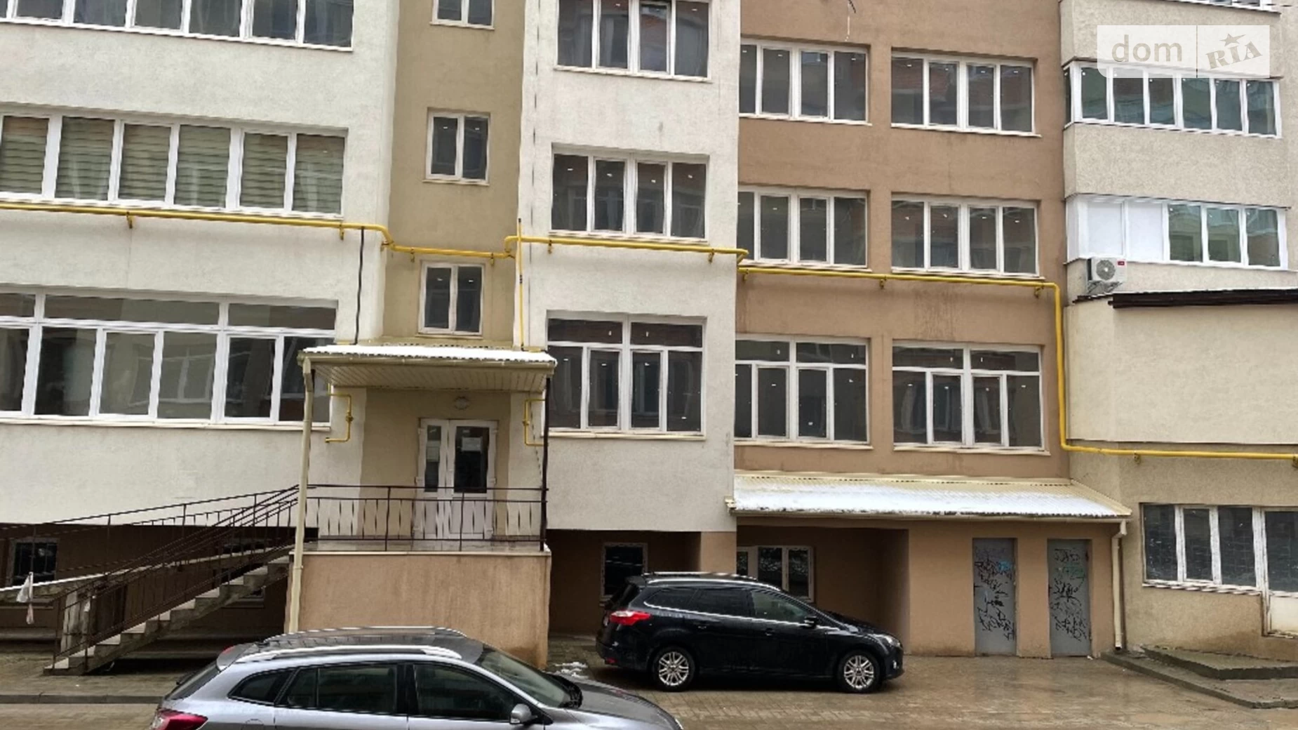Продается 2-комнатная квартира 67 кв. м в Черновцах, просп. Независимости, 116А