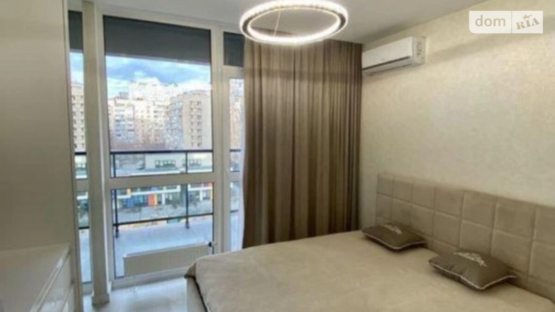 Продается 2-комнатная квартира 64 кв. м в Киеве, ул. Предславинская