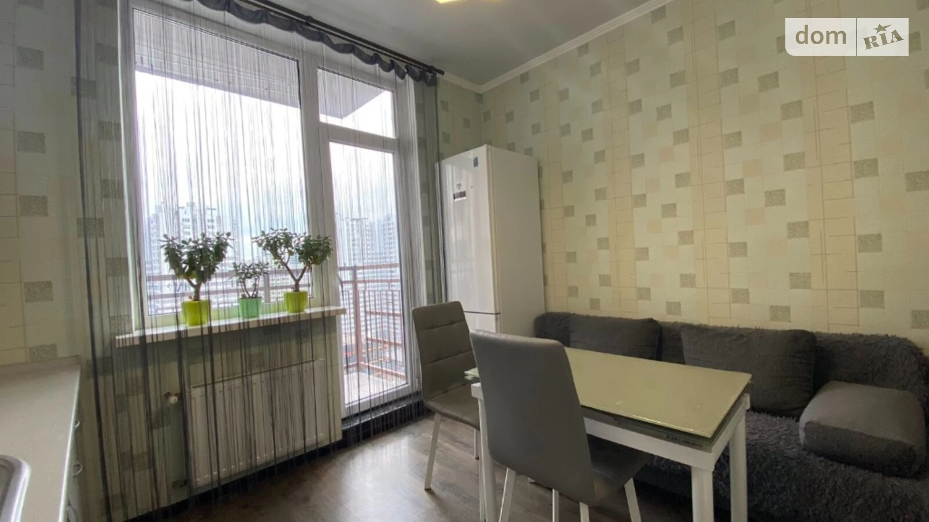 Продается 1-комнатная квартира 41.1 кв. м в Одессе, ул. Люстдорфская дорога, 90
