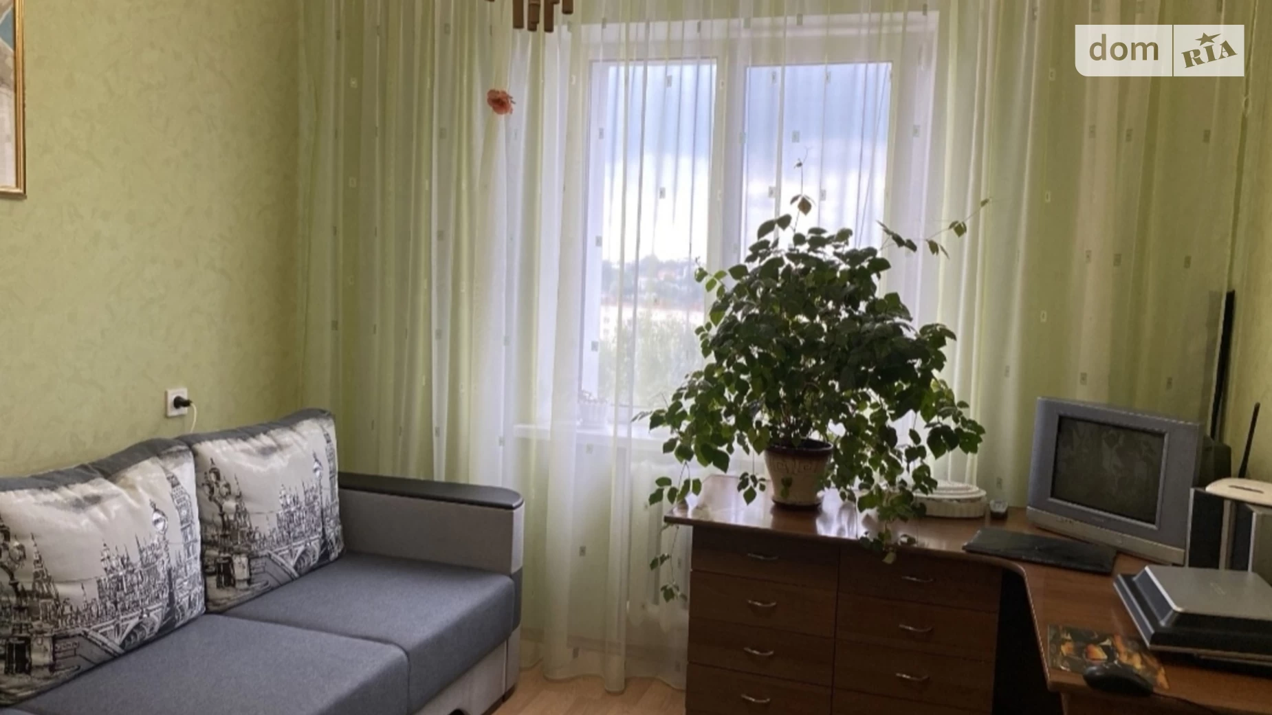 Продается 3-комнатная квартира 63 кв. м в Хмельницком, ул. Панаса Мирного