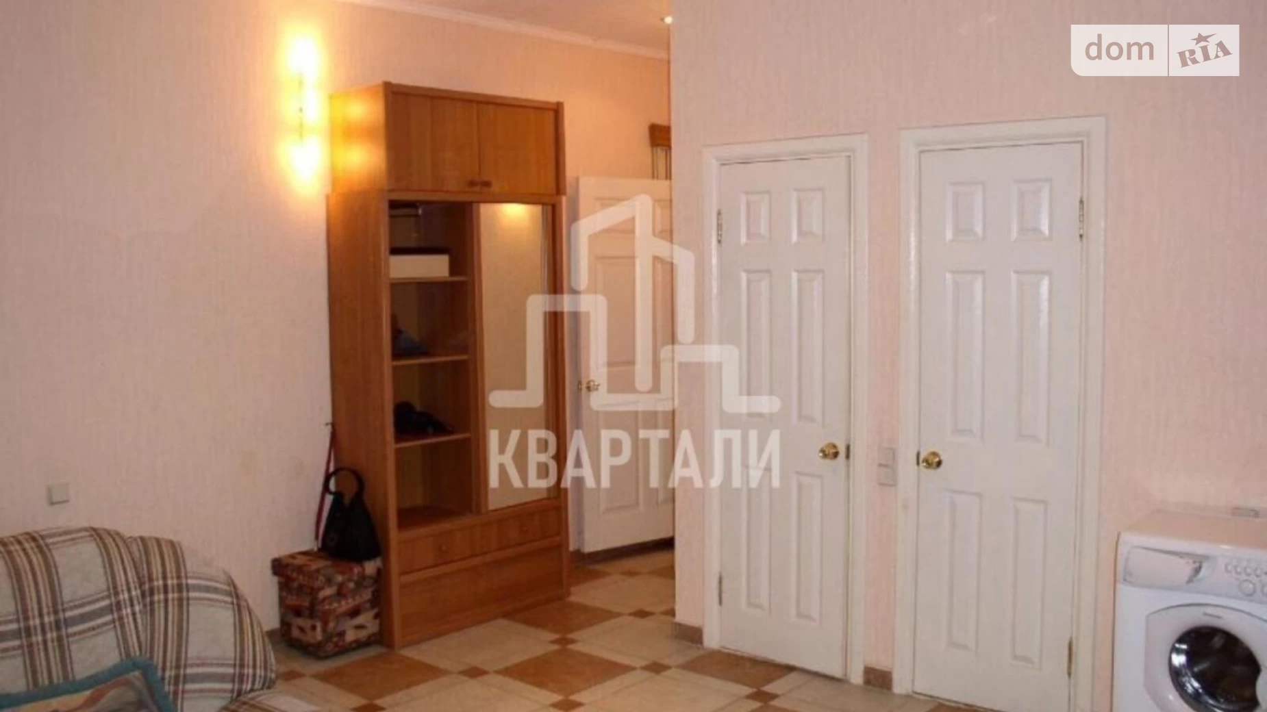 Продается 2-комнатная квартира 56 кв. м в Киеве, ул. Бассейная, 7