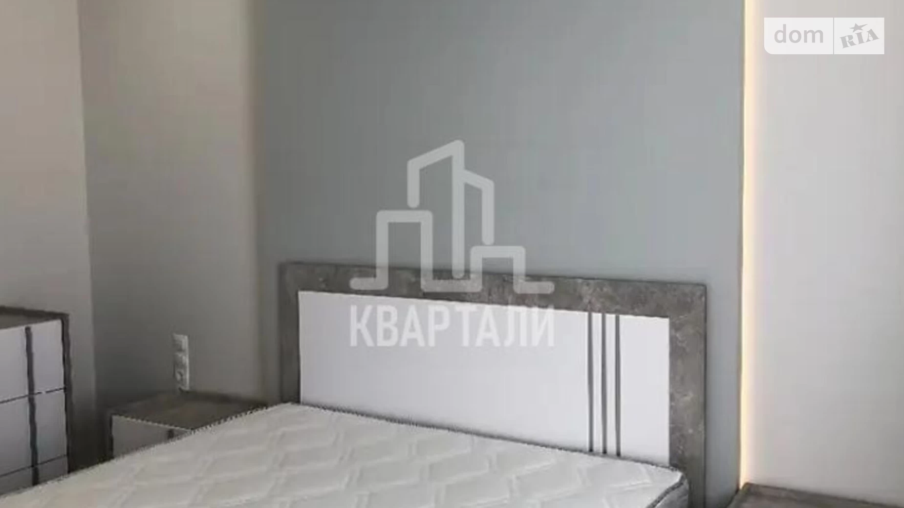 Продается 3-комнатная квартира 88 кв. м в Киеве, ул. Львовская, 15