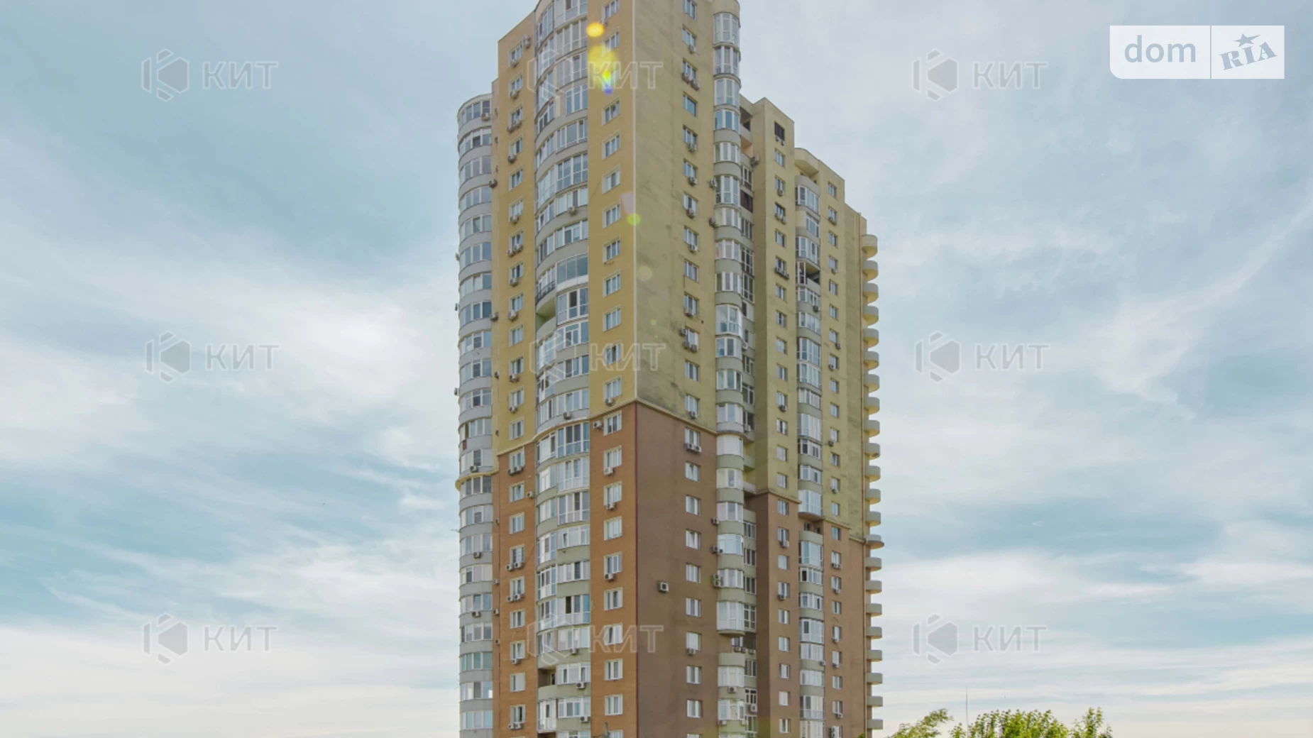 Продается 3-комнатная квартира 102 кв. м в Харькове, ул. Клочковская, 258