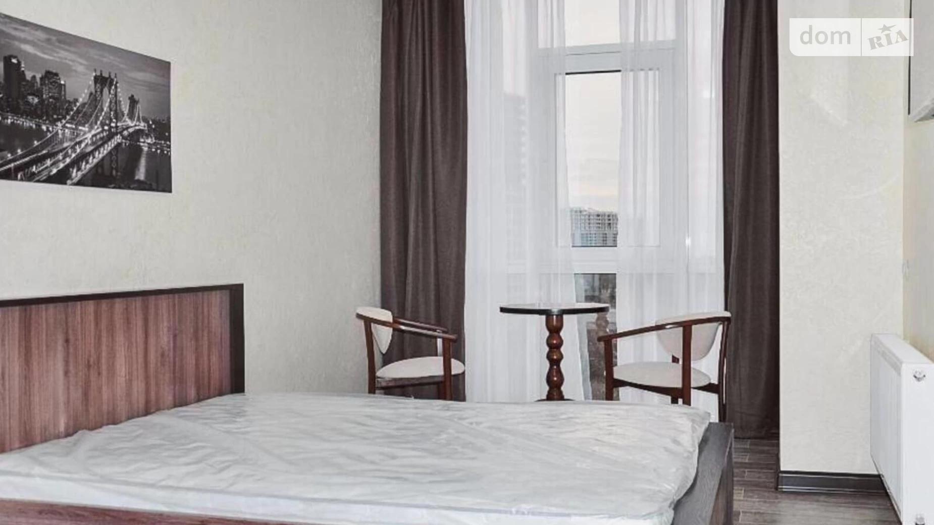 Продается 1-комнатная квартира 45 кв. м в Одессе, плато Гагаринское, 5Б
