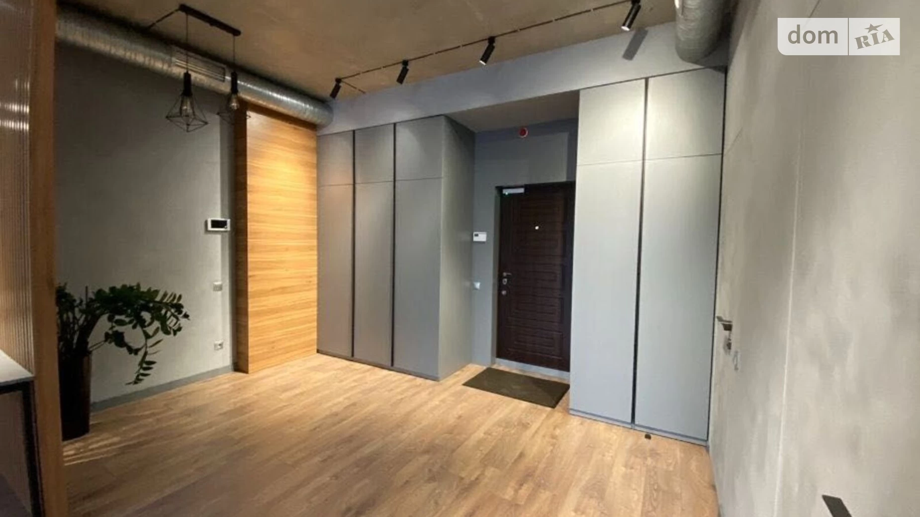 Сдается в аренду офис 80 кв. м в бизнес-центре, цена: 1500 $ - фото 2