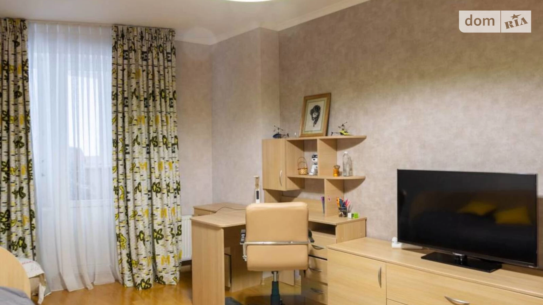 Продається 4-кімнатна квартира 130 кв. м у Одесі, вул. Маршала Говорова