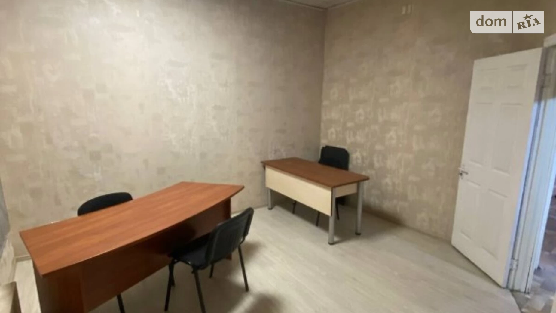 Сдается в аренду офис 68 кв. м в бизнес-центре, цена: 350 $ - фото 5