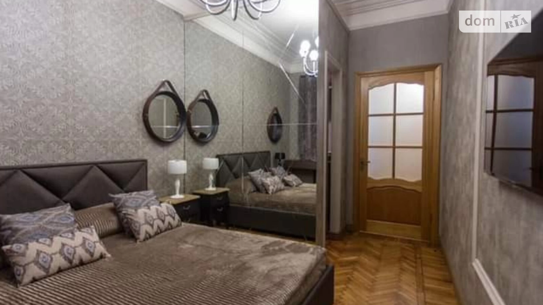 Продається 3-кімнатна квартира 78 кв. м у Одесі, бул. Французький