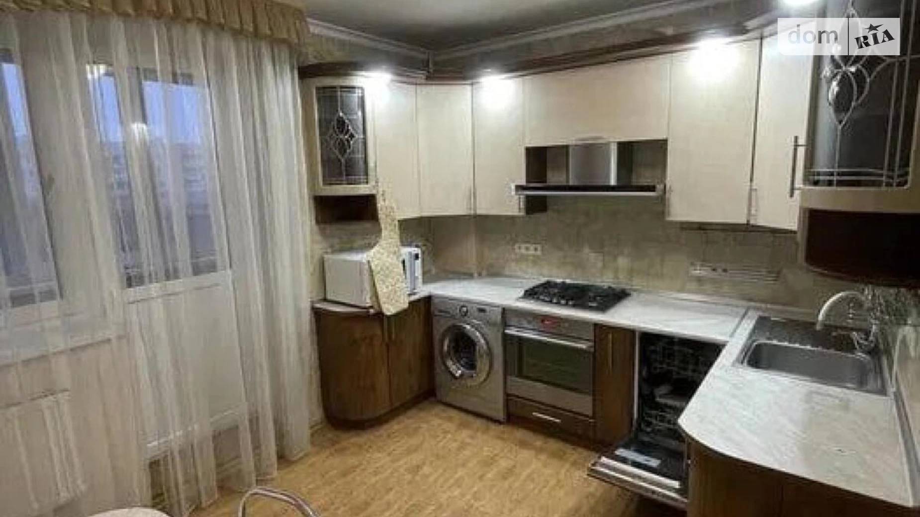 Продается 2-комнатная квартира 80 кв. м в Харькове, ул. Дружбы Народов, 238А - фото 2