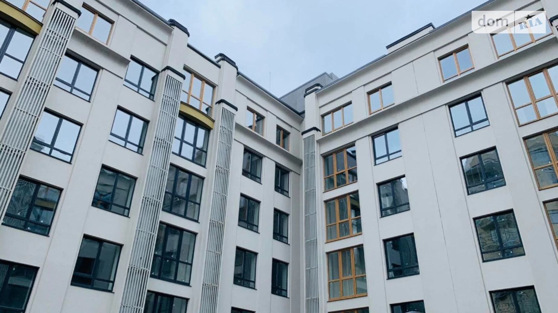 Продается 2-комнатная квартира 52 кв. м в Ирпене, ул. Николая Сингаевского(Новооскольская), 2