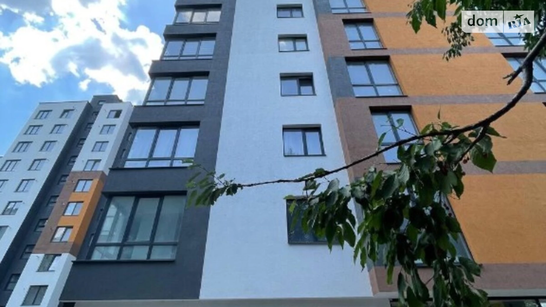 Продается 2-комнатная квартира 43 кв. м в Ивано-Франковске, ул. Независимости (Горького), 148