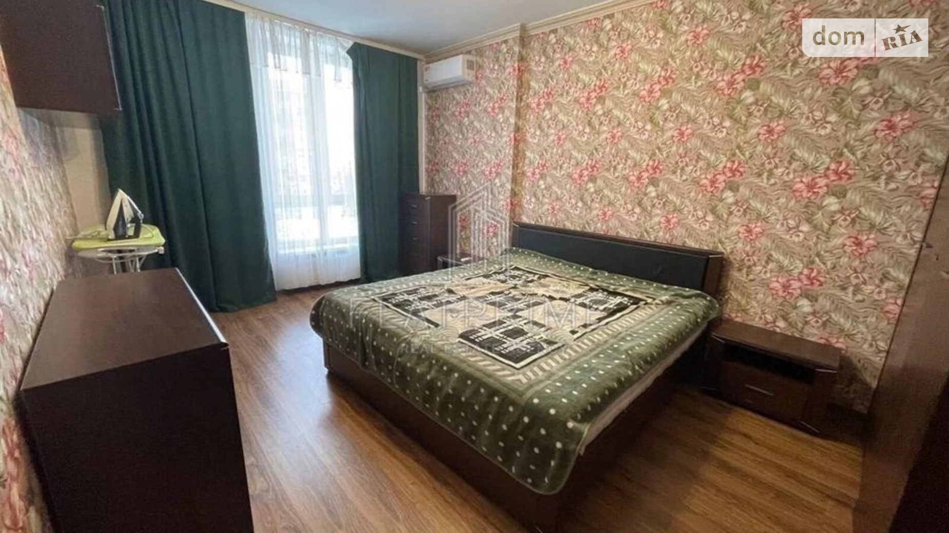 Продается 2-комнатная квартира 83 кв. м в Киеве, ул. Вышгородская, 45