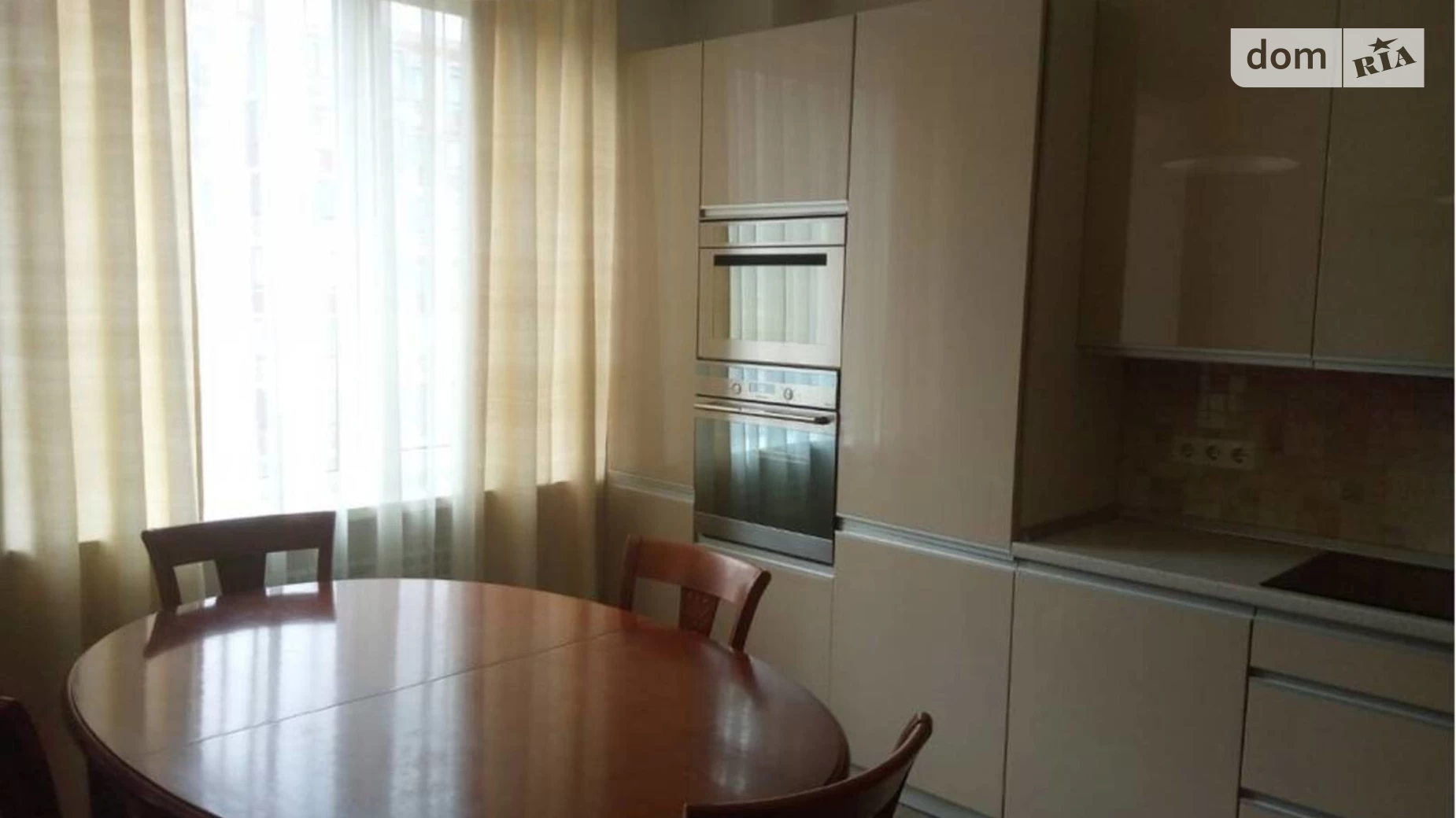 Продається 1-кімнатна квартира 65 кв. м у Одесі, вул. Армійська