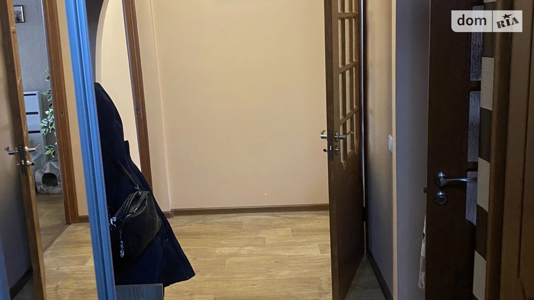 Продается 2-комнатная квартира 42 кв. м в Каменском, ул. Евгения Мельникова(Алтайская), 42
