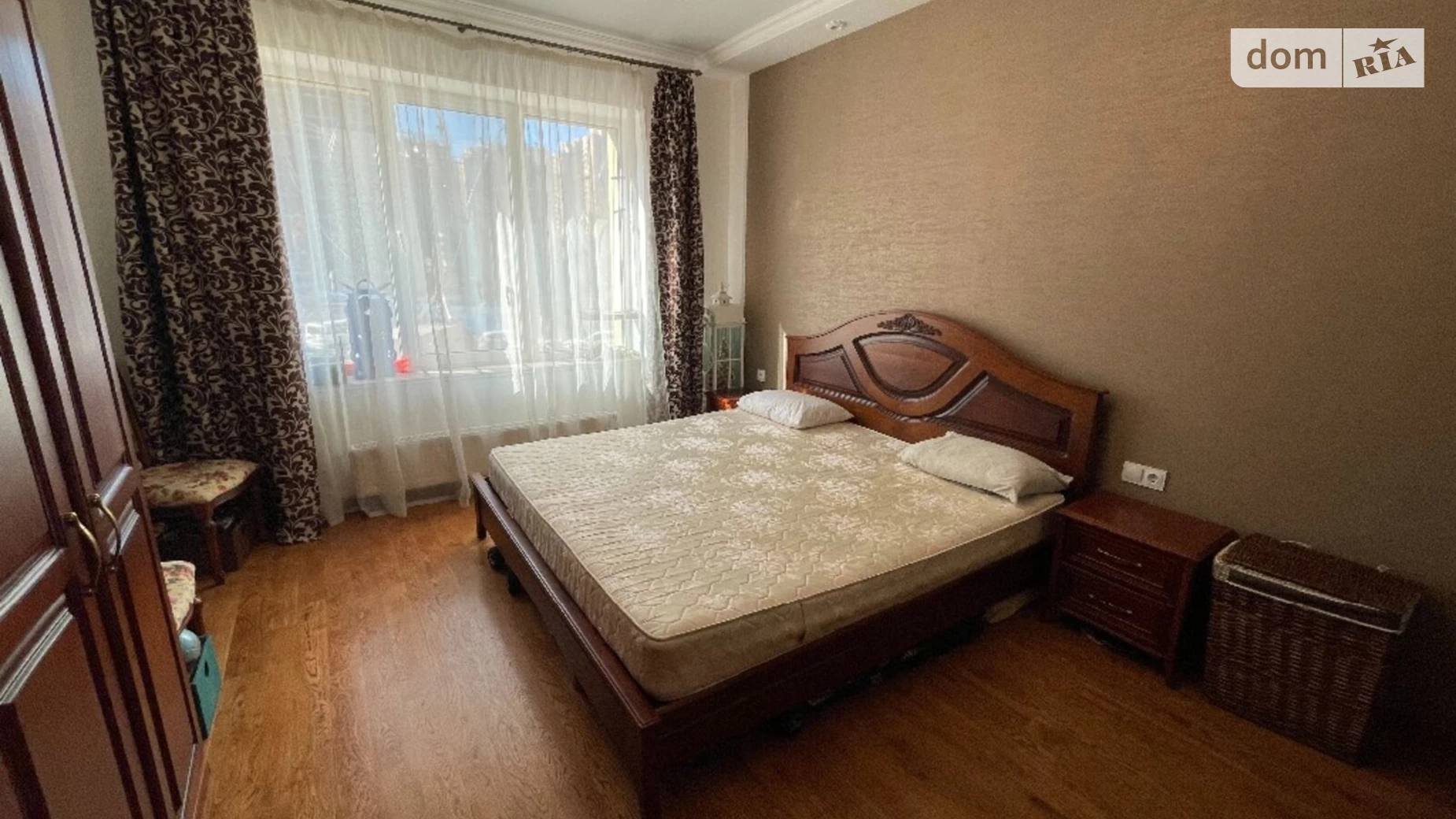 Продается 2-комнатная квартира 76 кв. м в Одессе, бул. Французский