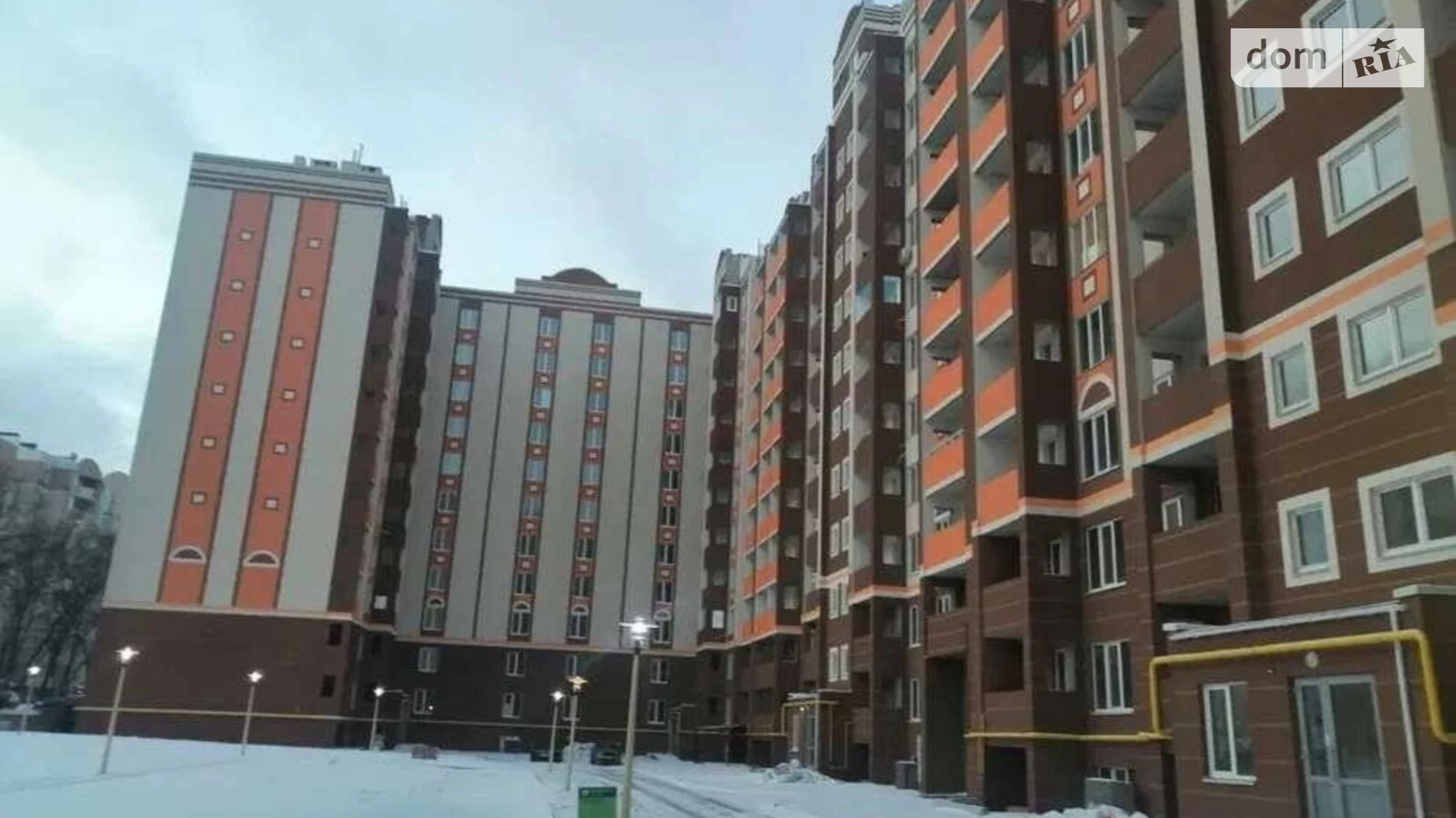 Продается 1-комнатная квартира 33 кв. м в Петровском (нов. Святопетровском), ул. Соборная, 105Б