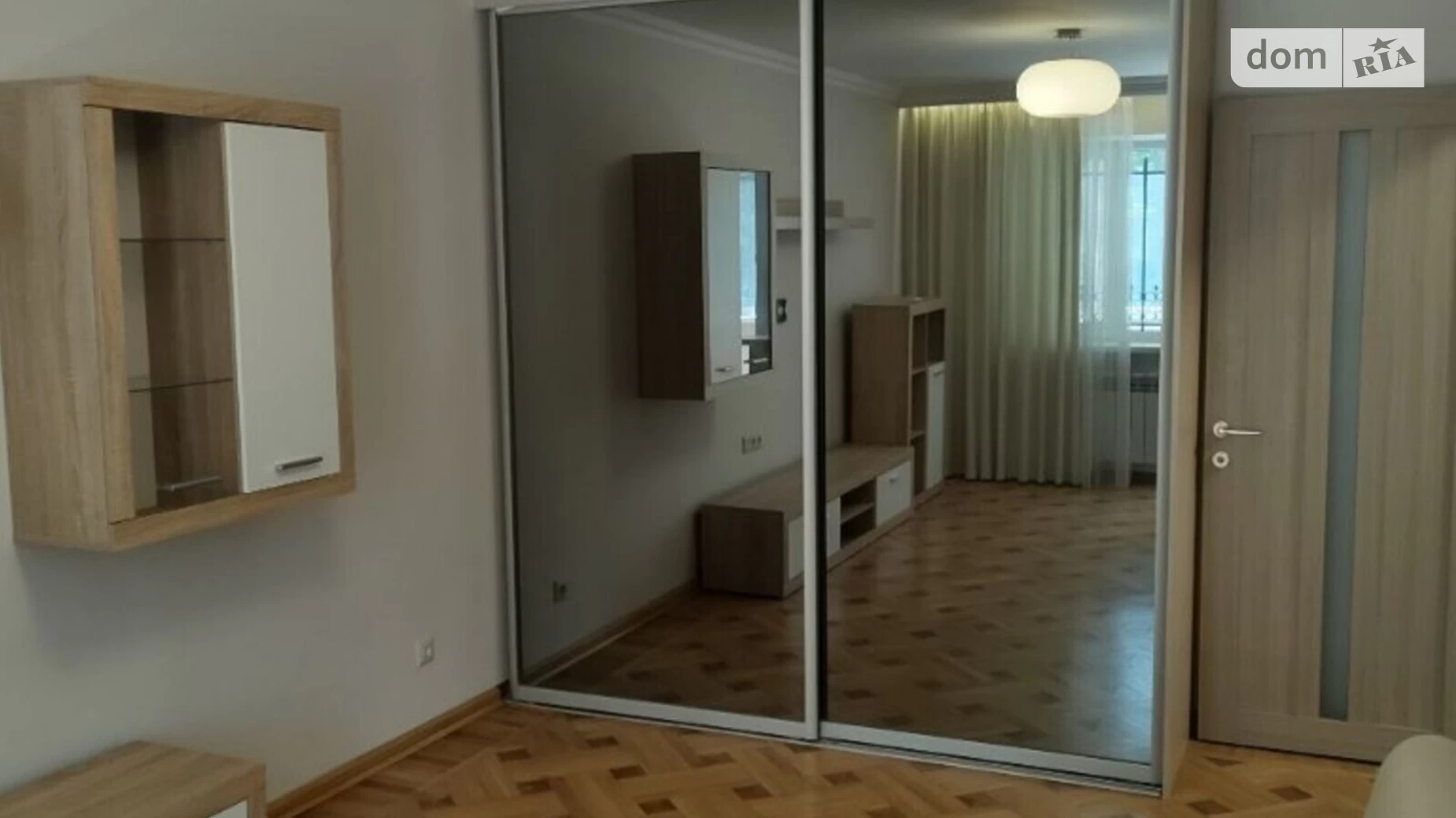 Продается 1-комнатная квартира 31 кв. м в Одессе, просп. Гагарина