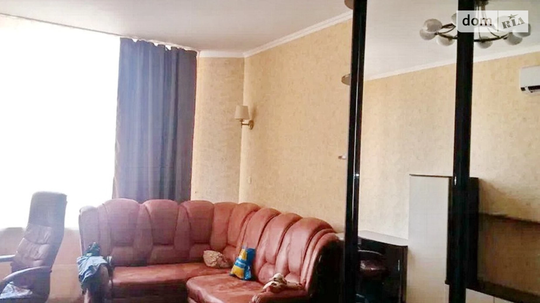 Продается 1-комнатная квартира 43.2 кв. м в Одессе, ул. Дюковская