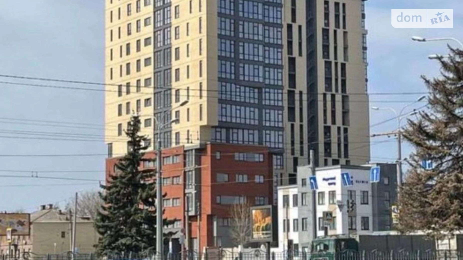 Продается 3-комнатная квартира 88 кв. м в Харькове, ул. Молочная
