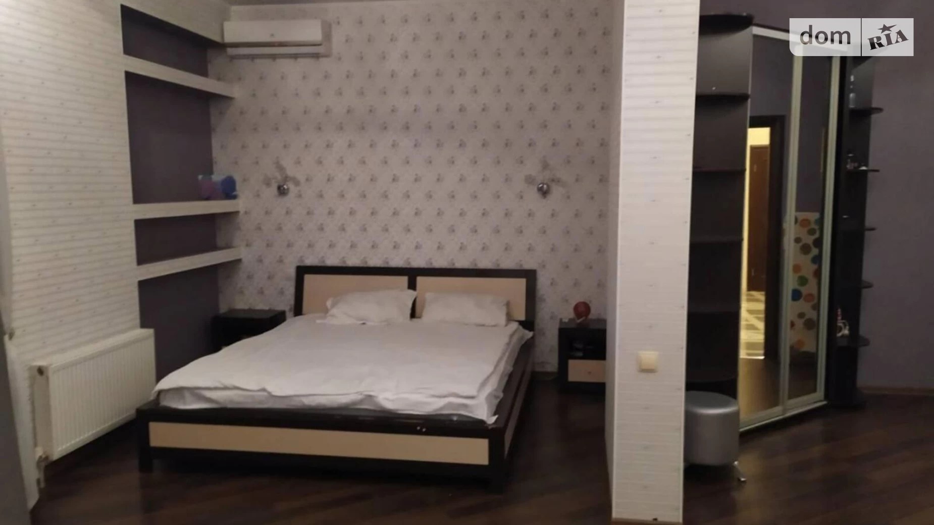 Продается 3-комнатная квартира 112 кв. м в Черноморске, ул. Парковая
