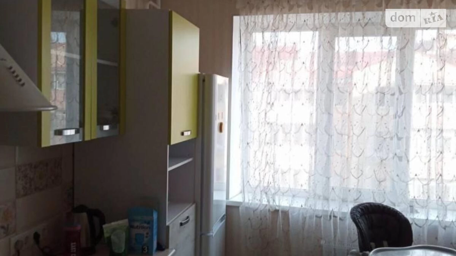 Продается 1-комнатная квартира 54 кв. м в Черноморске, ул. Парусная