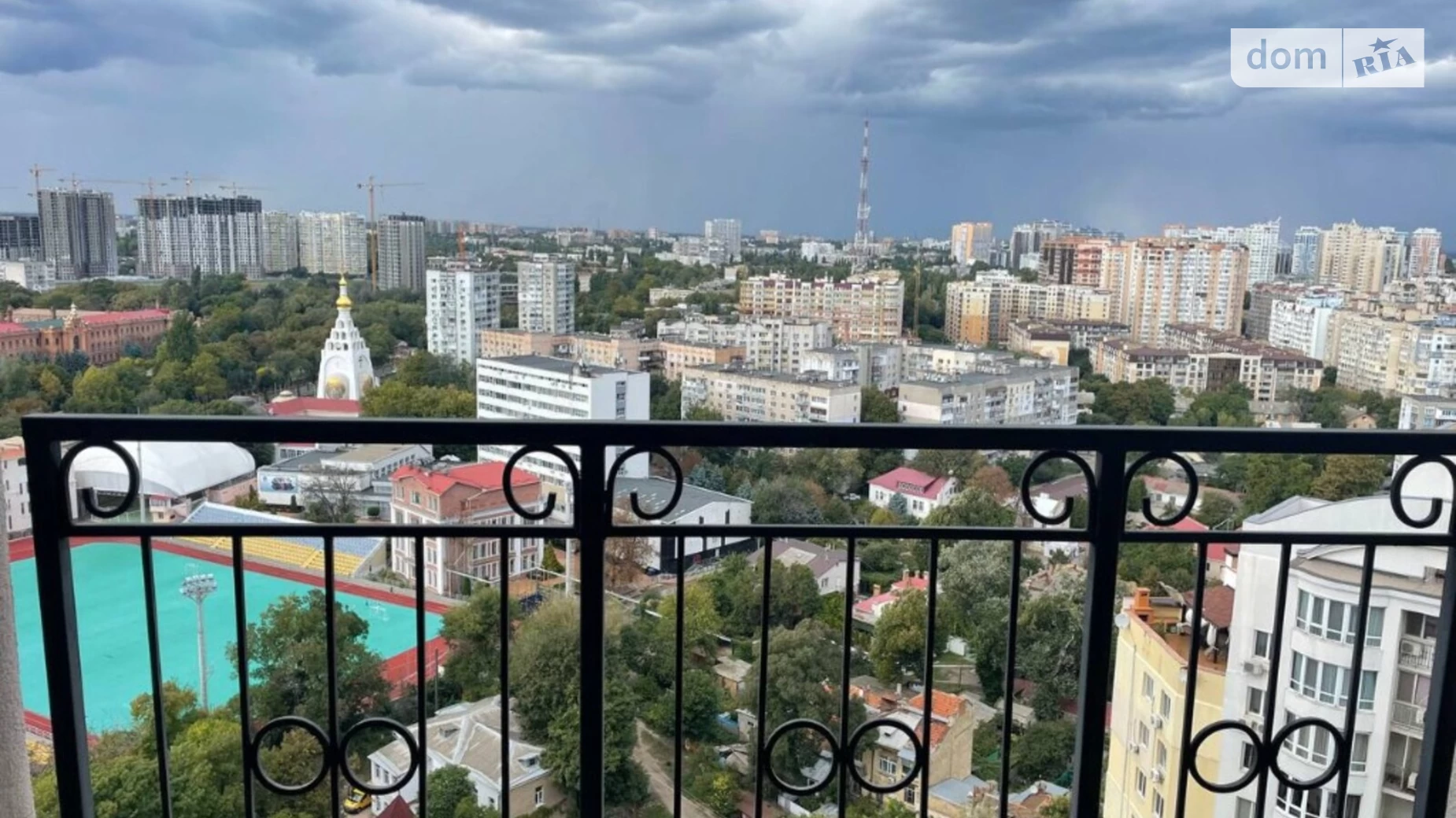 Продается 1-комнатная квартира 42 кв. м в Одессе, Фонтанская дор. - фото 2