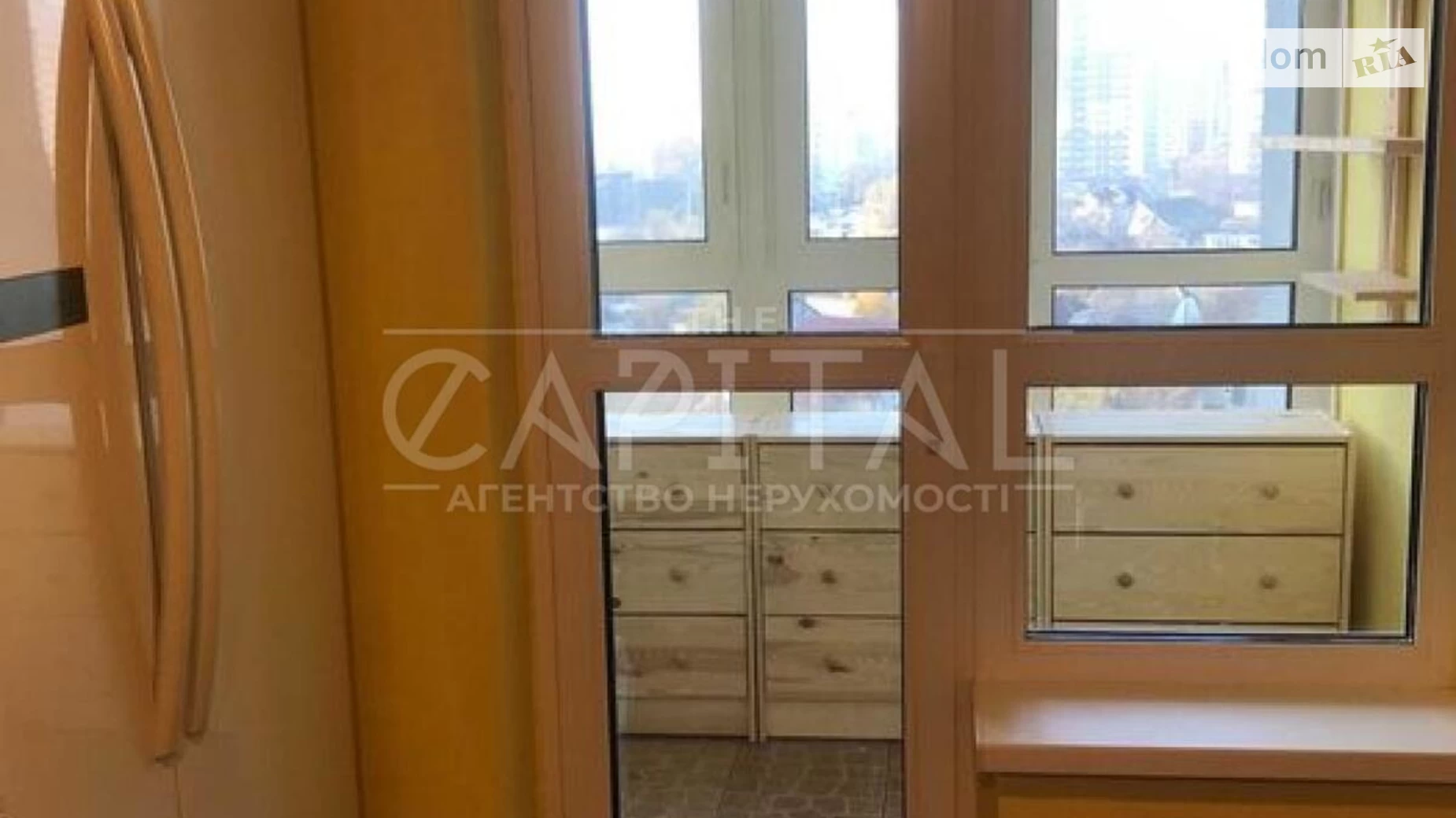 Продается 1-комнатная квартира 41 кв. м в Киеве, ул. Каховская, 60