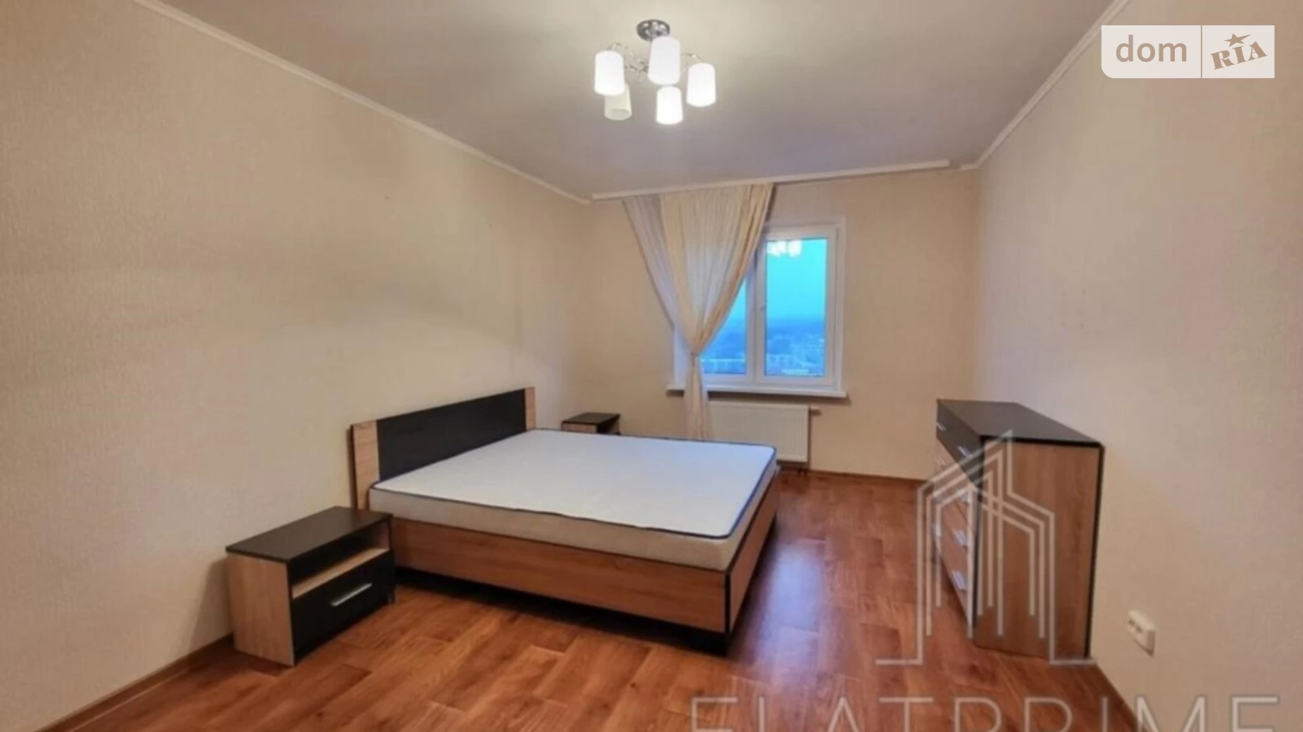 Продается 1-комнатная квартира 41 кв. м в Киеве, пер. Балтийский, 3