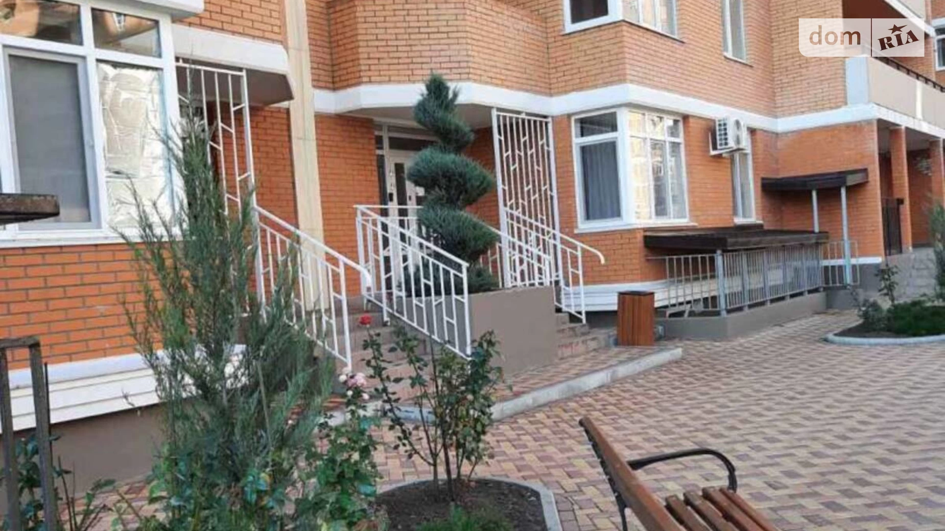 Продається 1-кімнатна квартира 39.1 кв. м у Одесі, Овідіопольська дор.