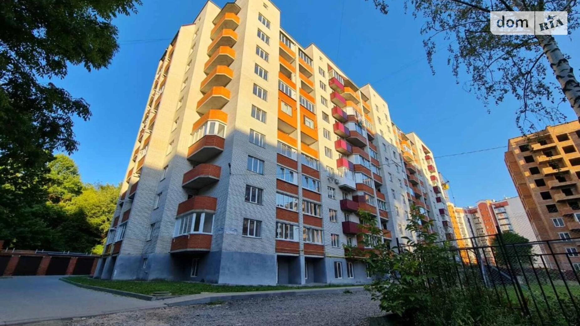 Продається 2-кімнатна квартира 65 кв. м у Хмельницькому, вул. Інститутська
