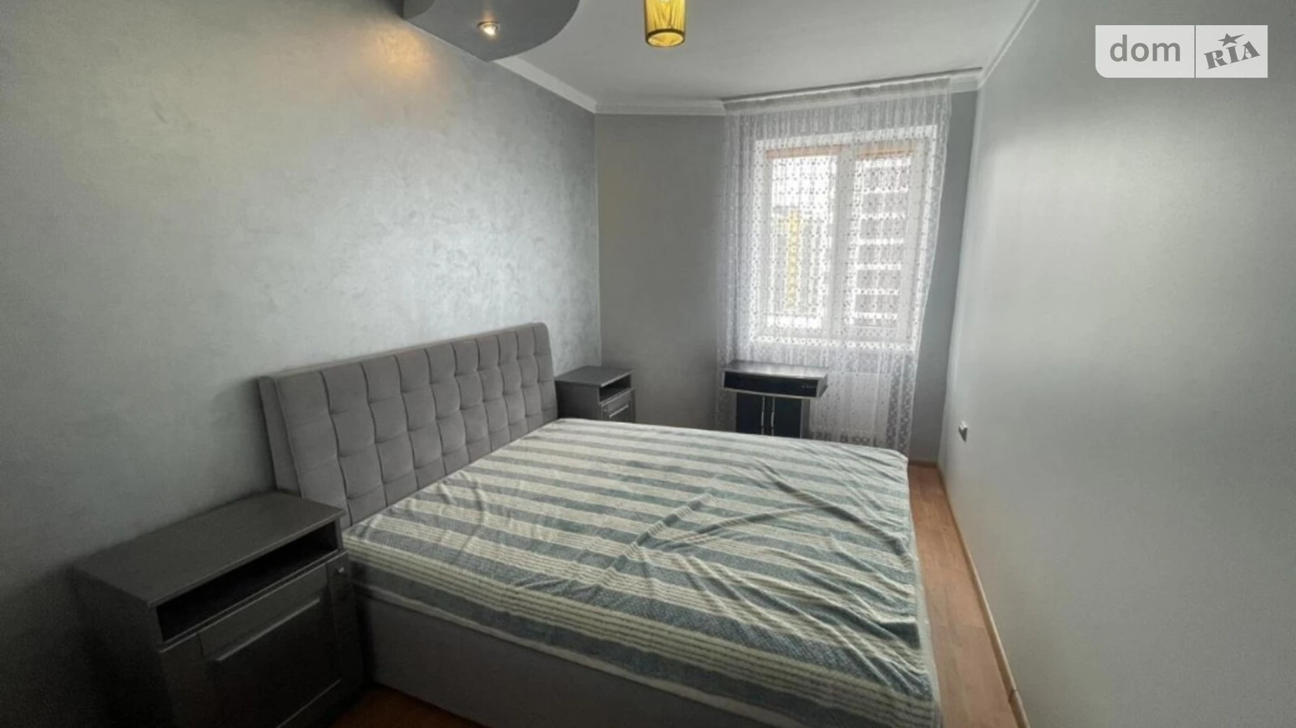 Продается 1-комнатная квартира 60 кв. м в Ивано-Франковске, ул. Галицкая