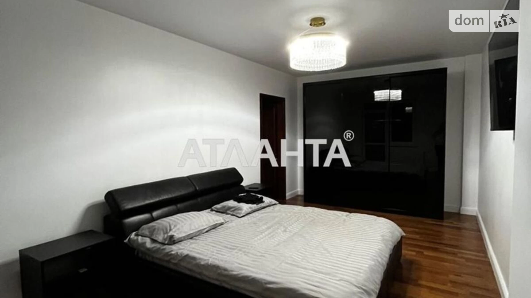 Продается 2-комнатная квартира 69 кв. м в Львове, ул. Панча Петра