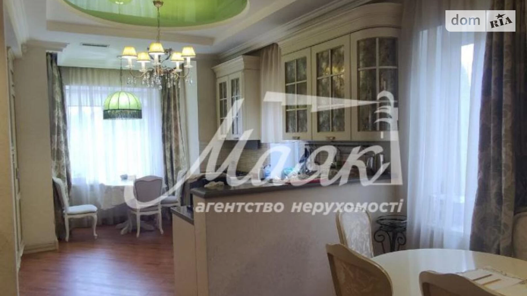 Продается дом на 2 этажа 320 кв. м с гаражом, цена: 350000 $ - фото 2