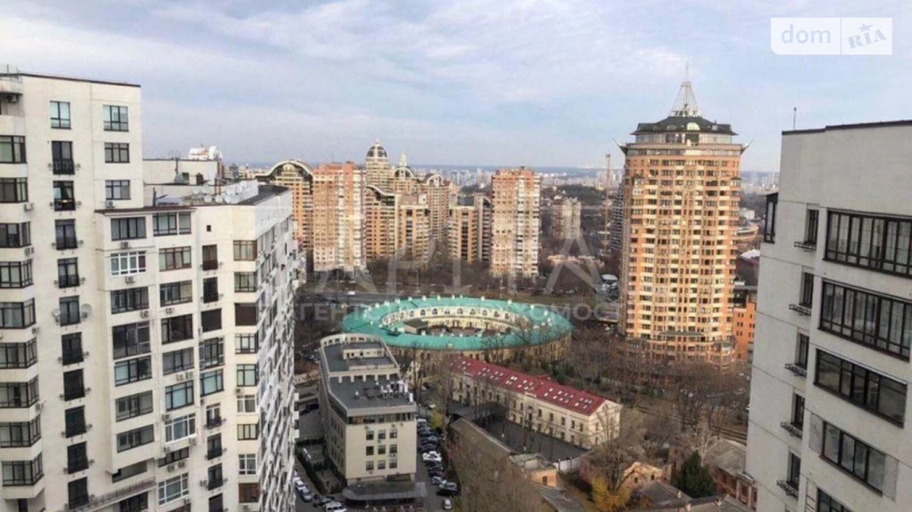 Продается 3-комнатная квартира 163 кв. м в Киеве, ул. Коновальца Евгения, 44А