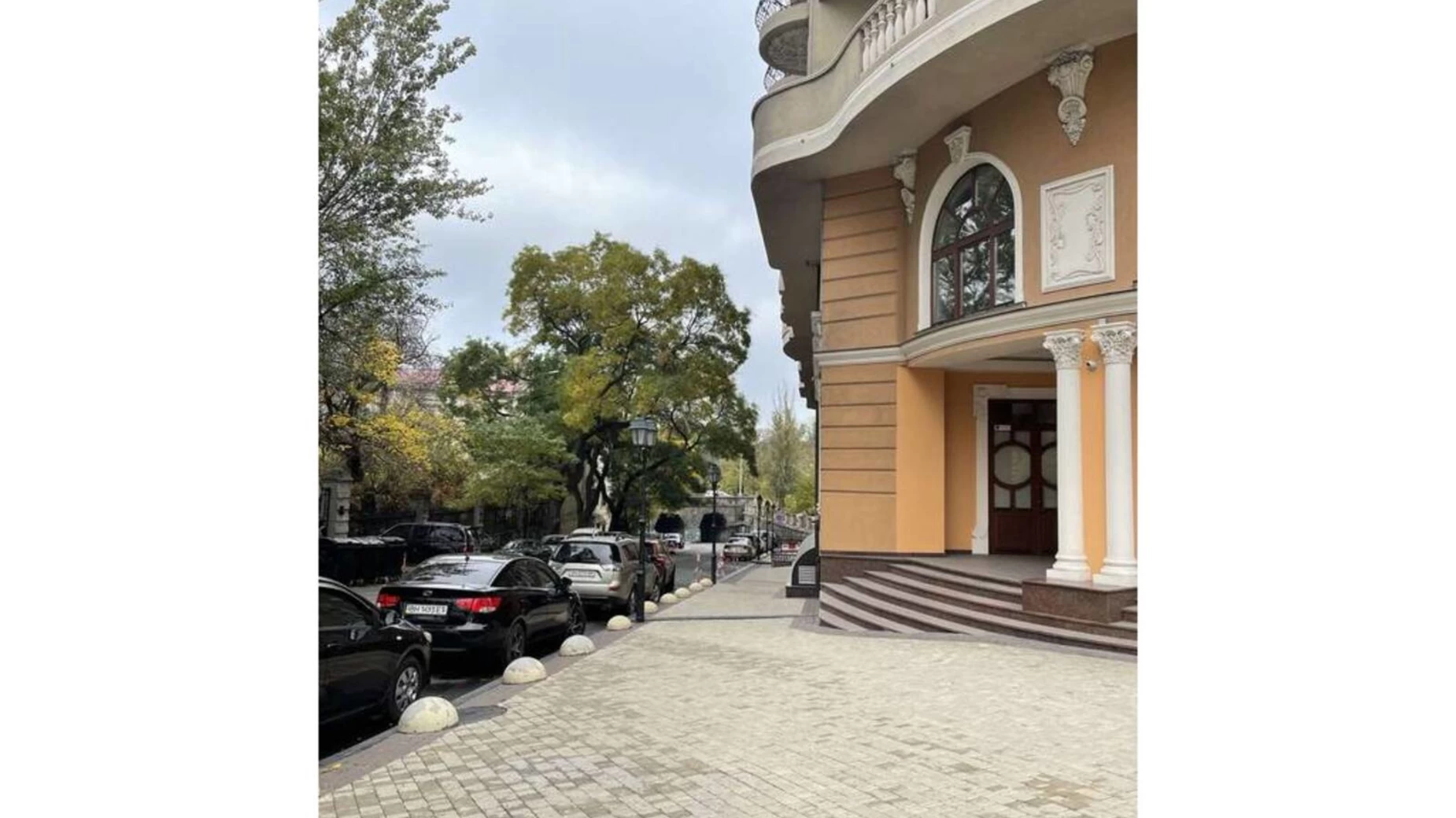 Продается 2-комнатная квартира 89.4 кв. м в Одессе, спуск Военный