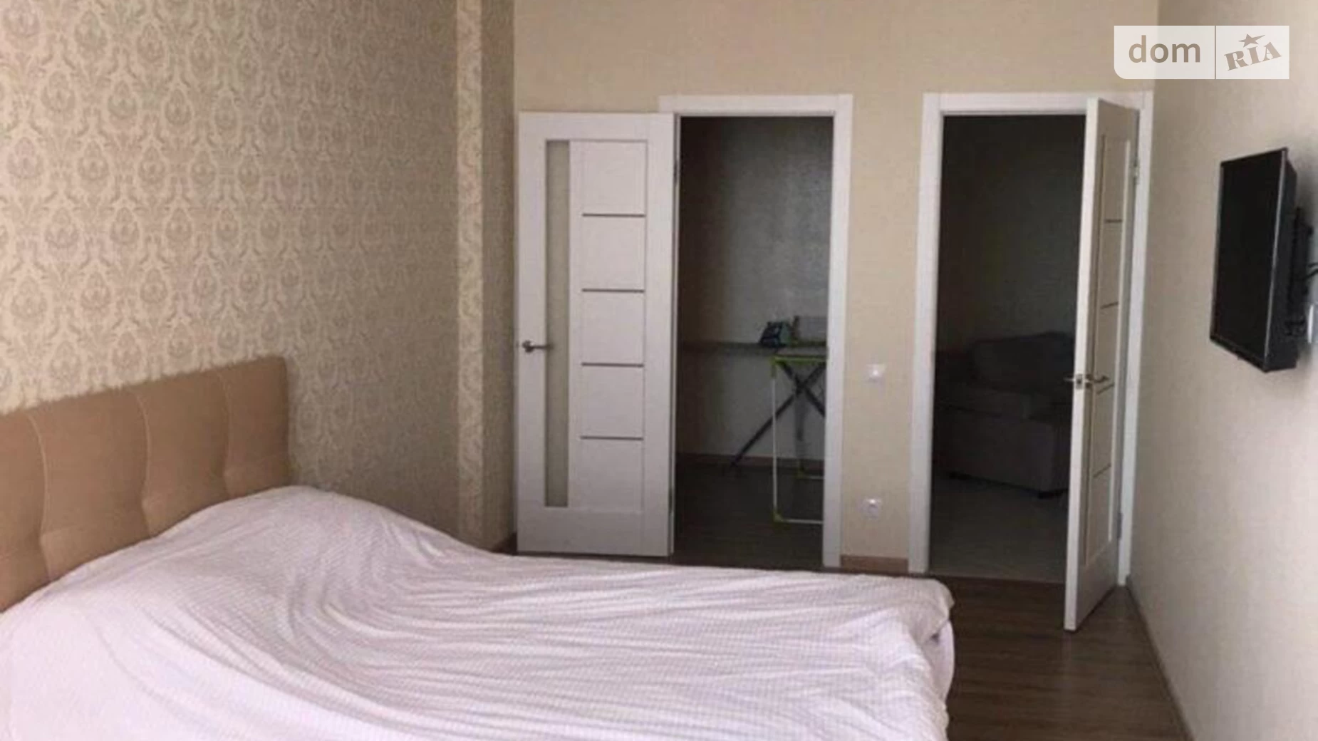 Продается 2-комнатная квартира 84 кв. м в Одессе, ул. Макаренко, 2А