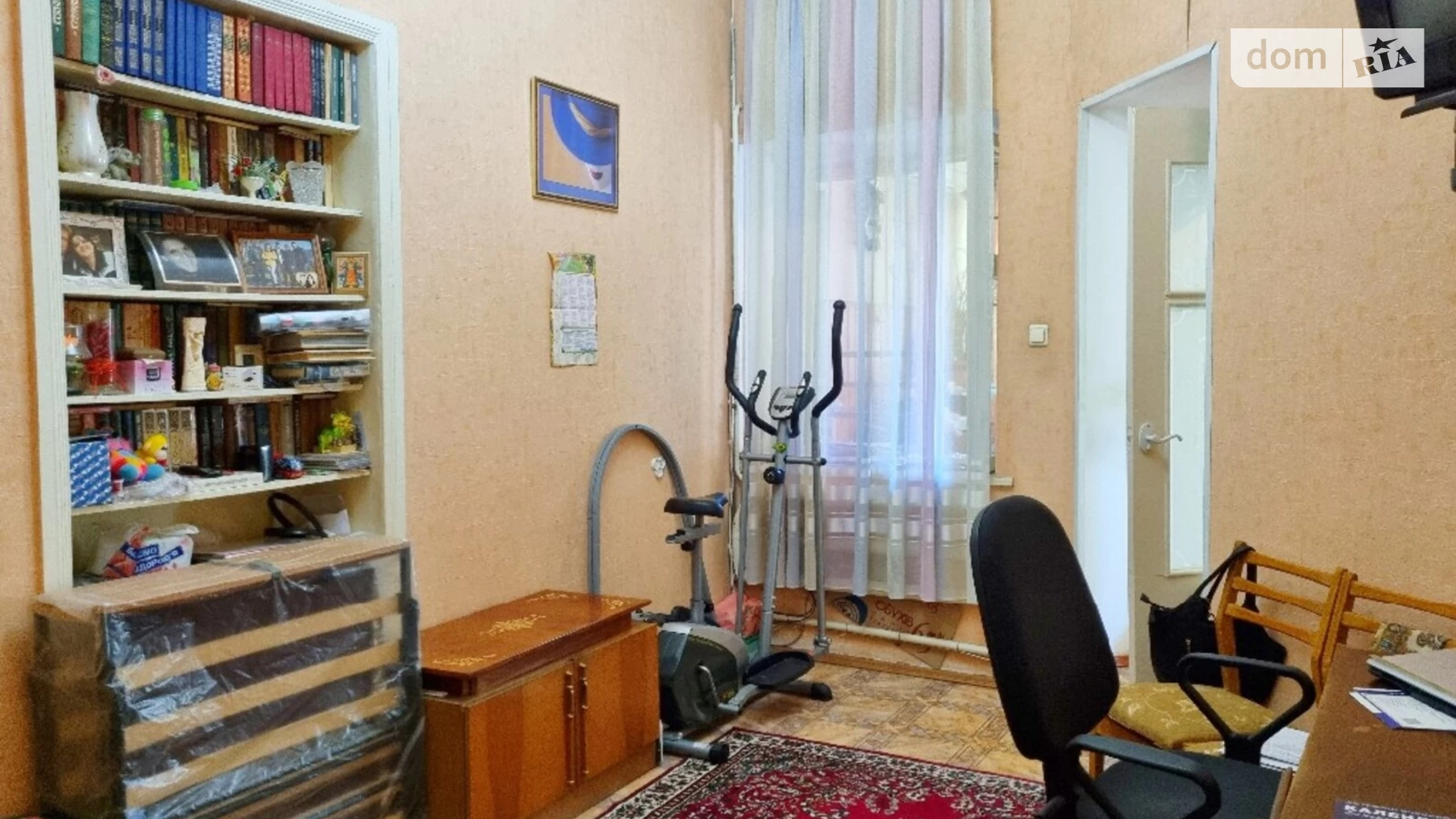 Продається 3-кімнатна квартира 68.7 кв. м у Одесі, вул. Червонослобідська