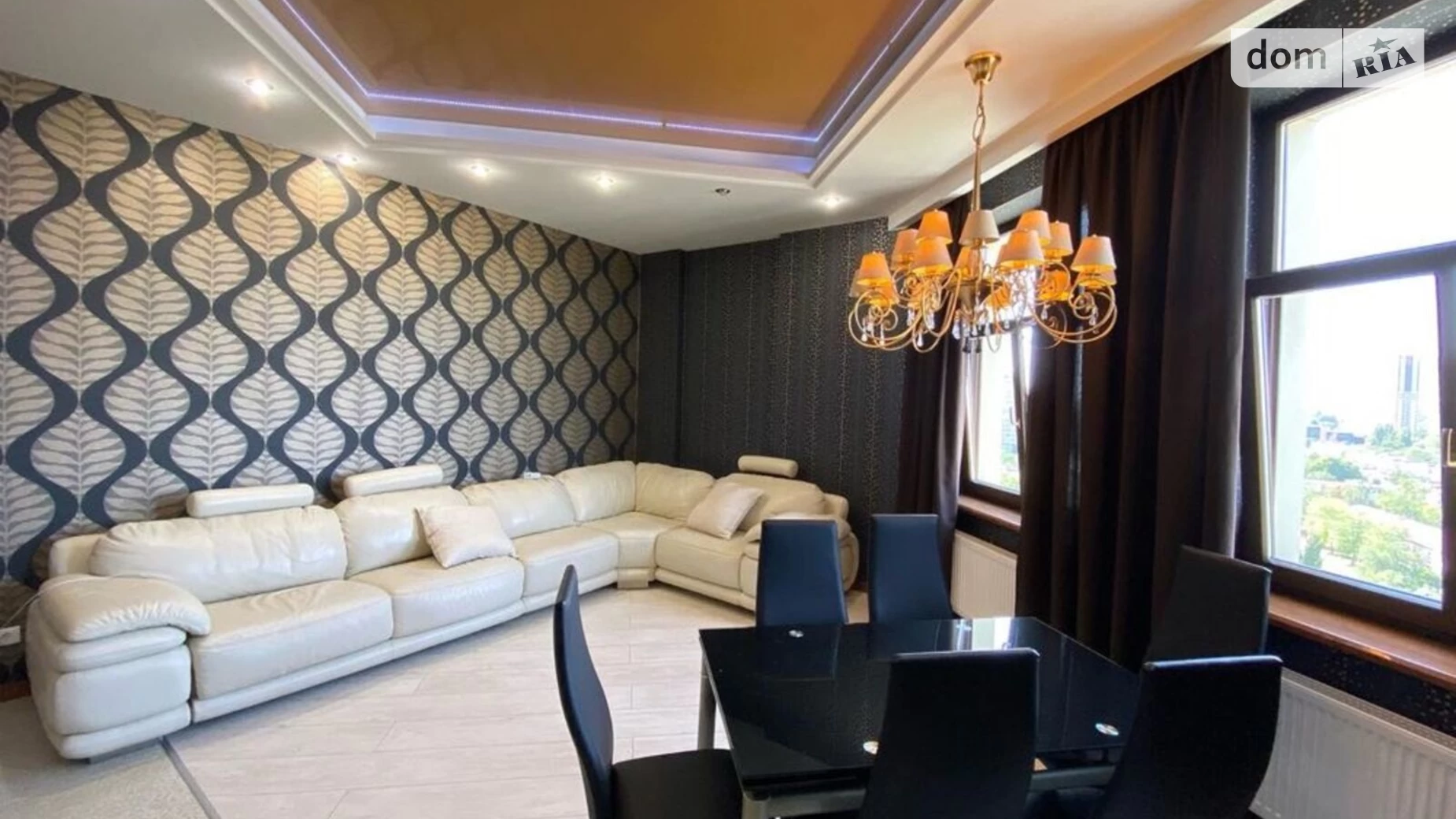 Продается 2-комнатная квартира 96 кв. м в Одессе, ул. Генуэзская