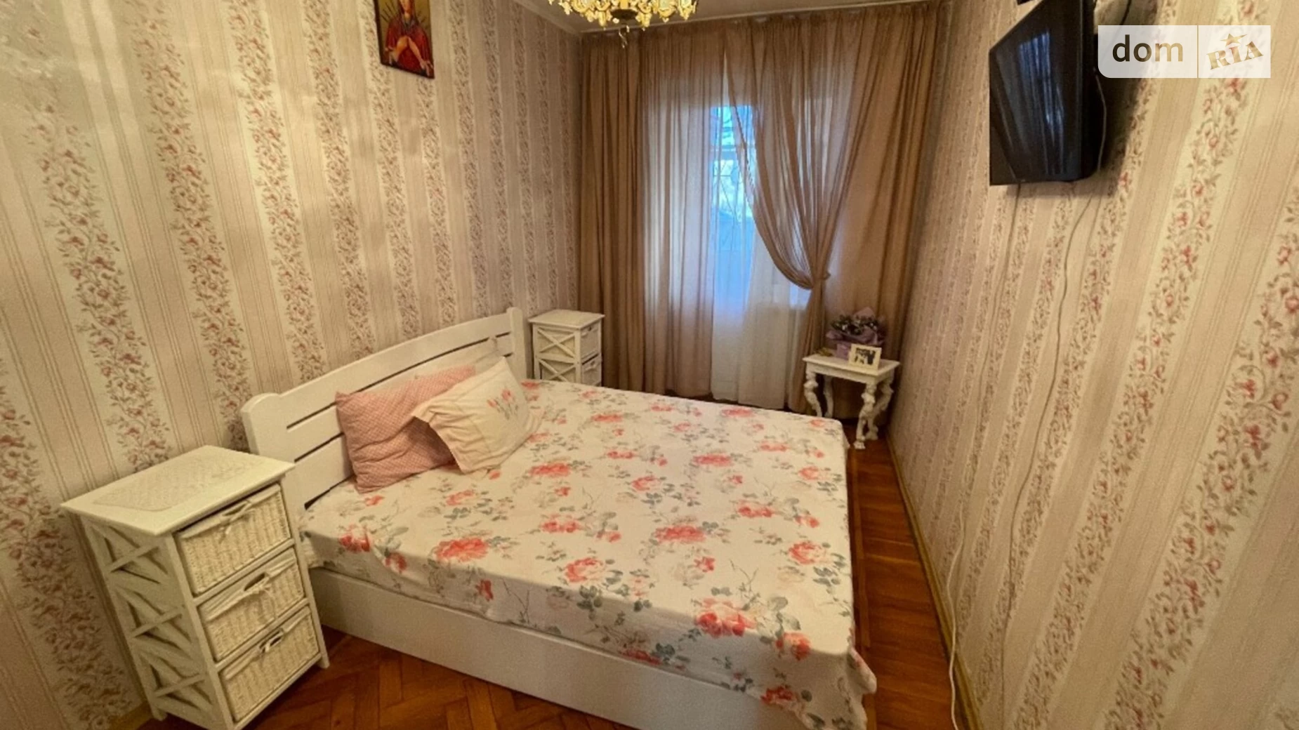 Продается 3-комнатная квартира 58 кв. м в Одессе, ул. Инглези