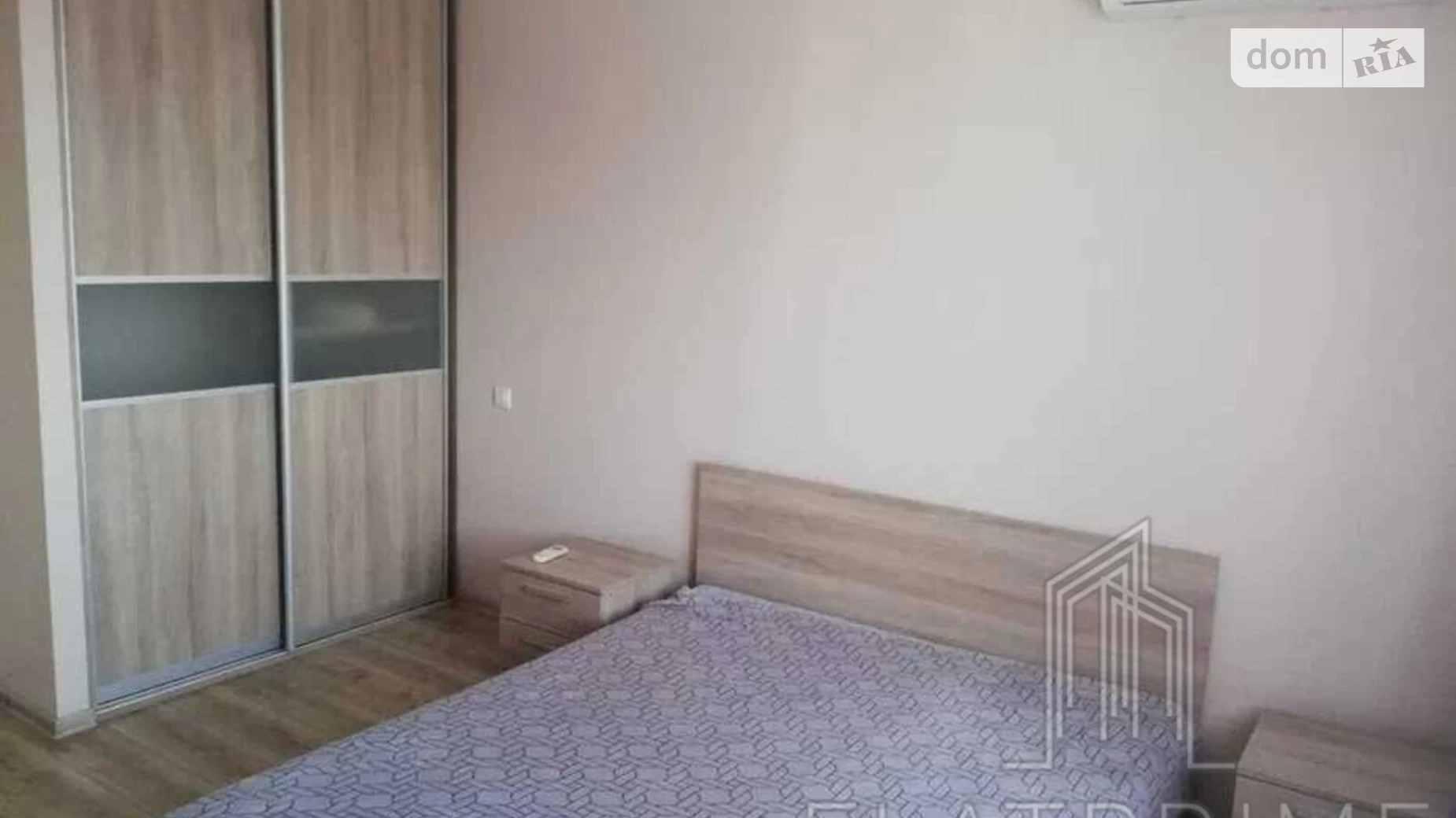 Продается 2-комнатная квартира 67 кв. м в Киеве, ул. Михаила Донца, 2А
