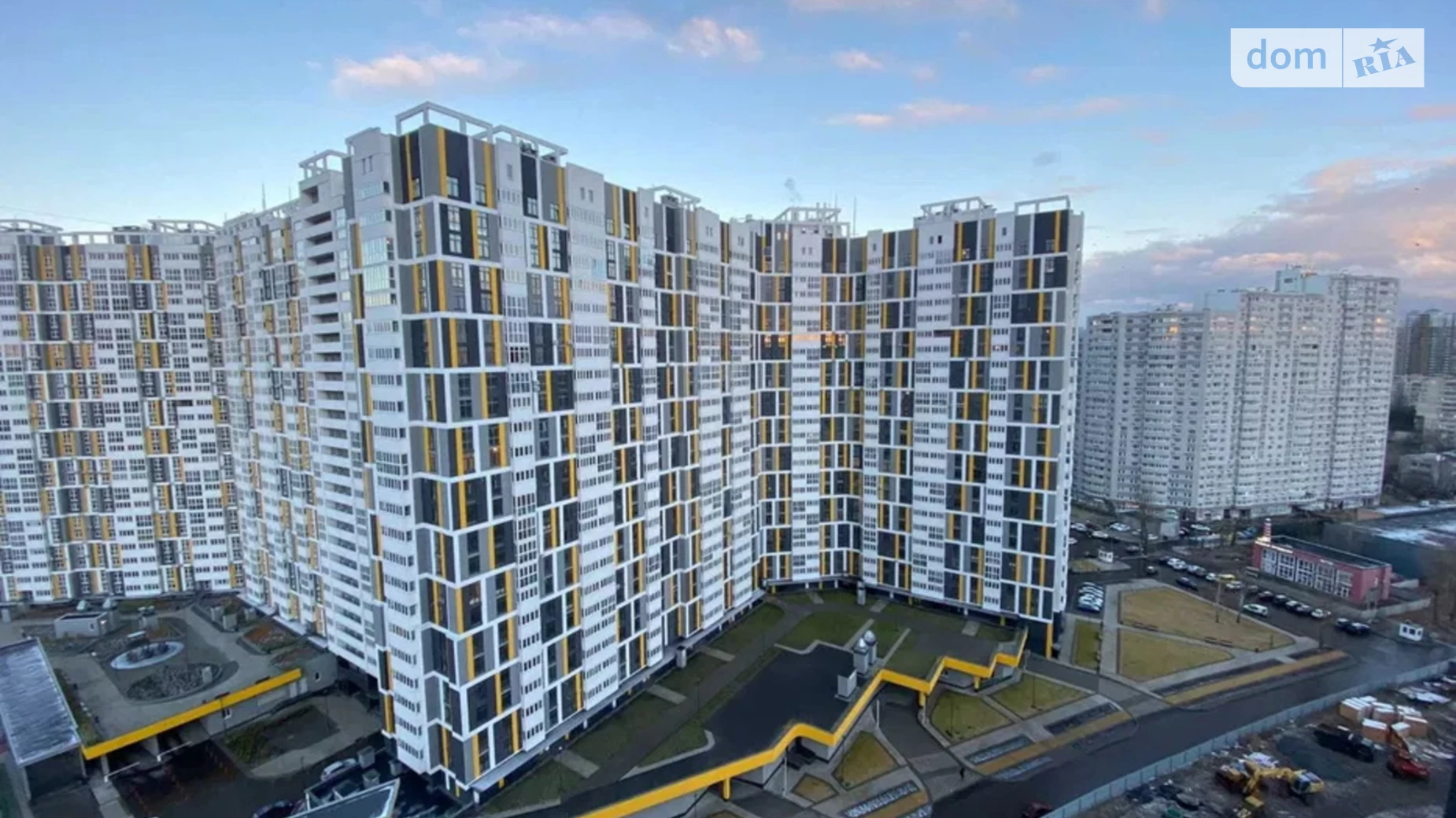Продается 1-комнатная квартира 68.5 кв. м в Киеве, ул. Никольско-Слободская - фото 2