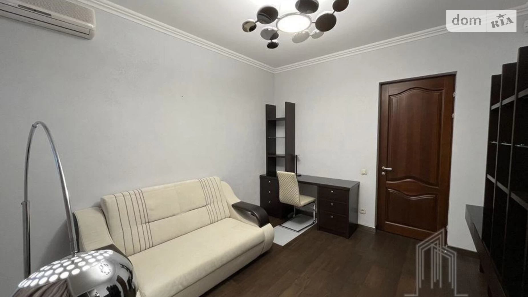 Продается 3-комнатная квартира 83 кв. м в Киеве, ул. Обсерваторная, 7