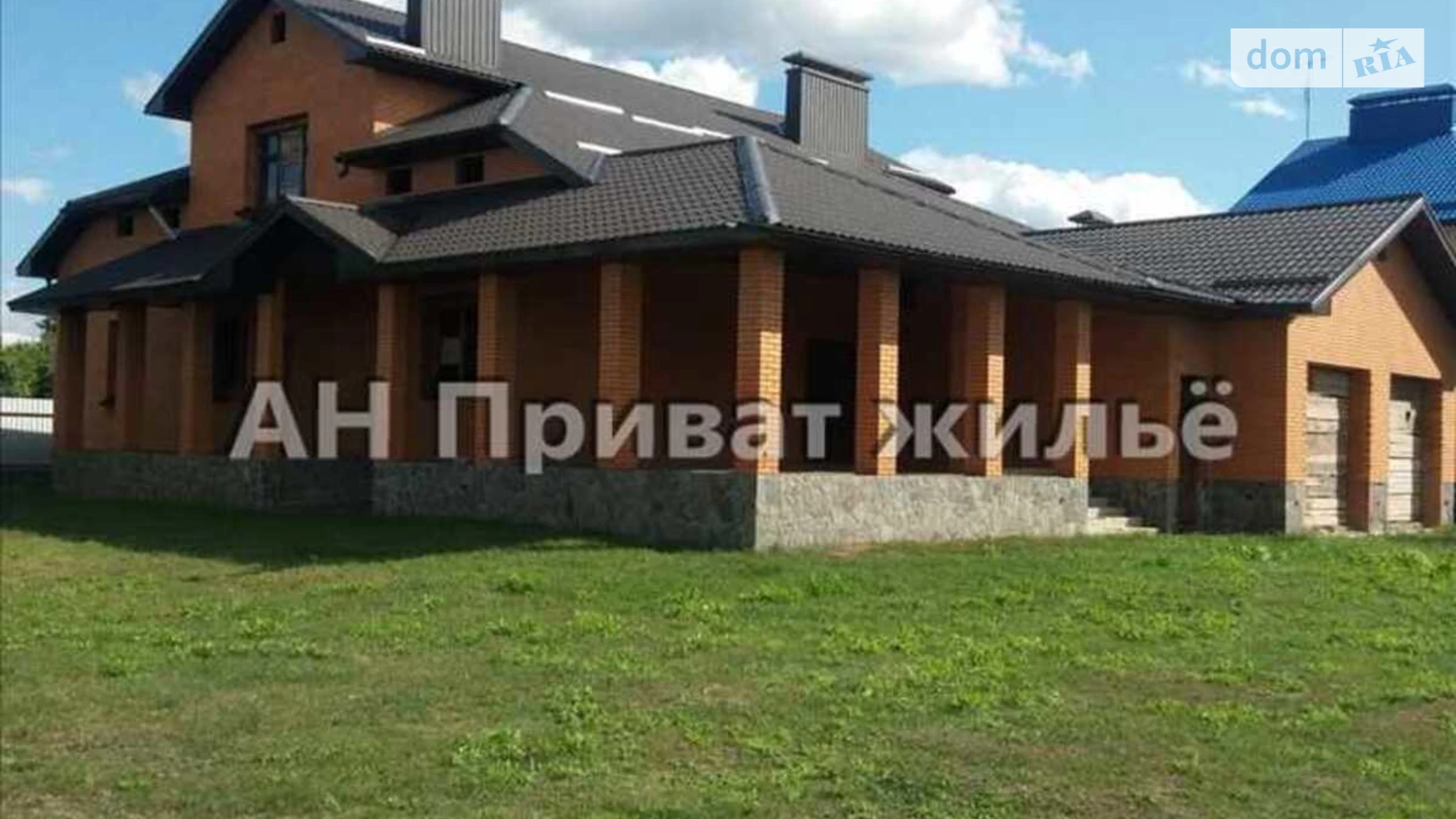 Продається будинок 2 поверховий 670 кв. м с басейном, вул. Калинова